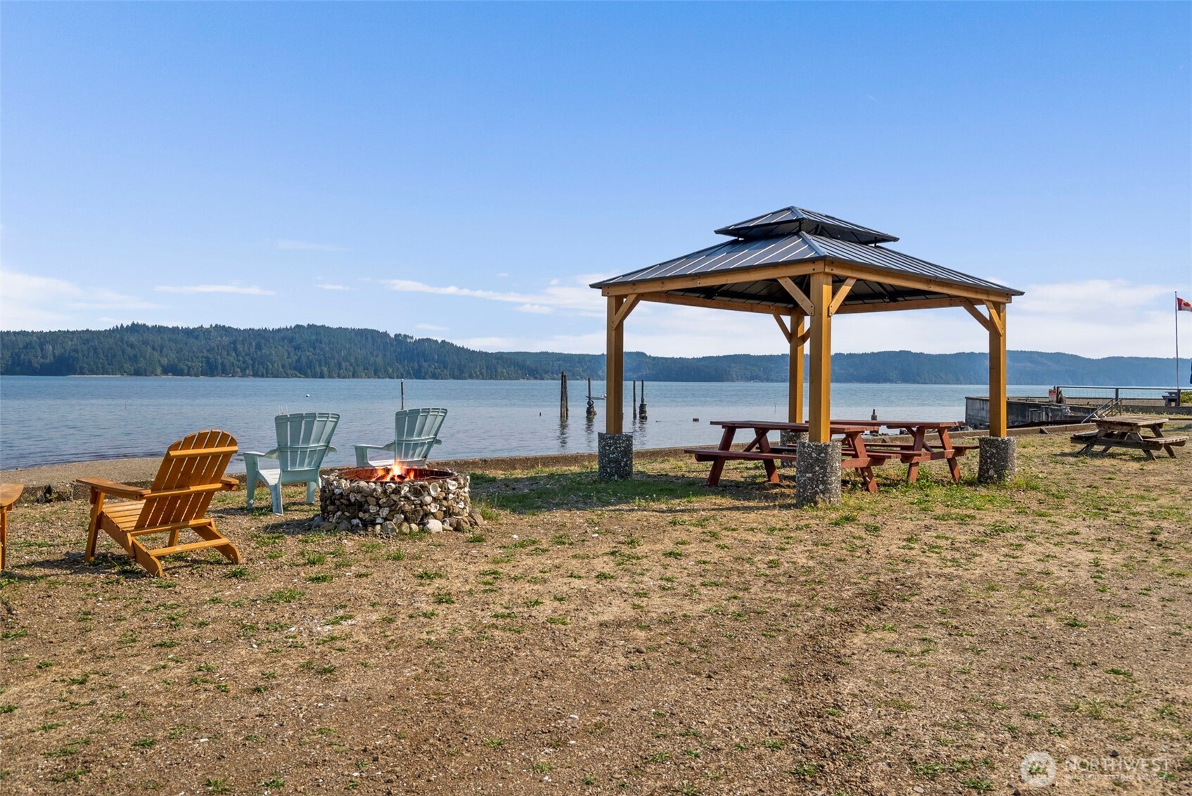 560 N Beacon Point Loop N, Lilliwaup, WA 98555
