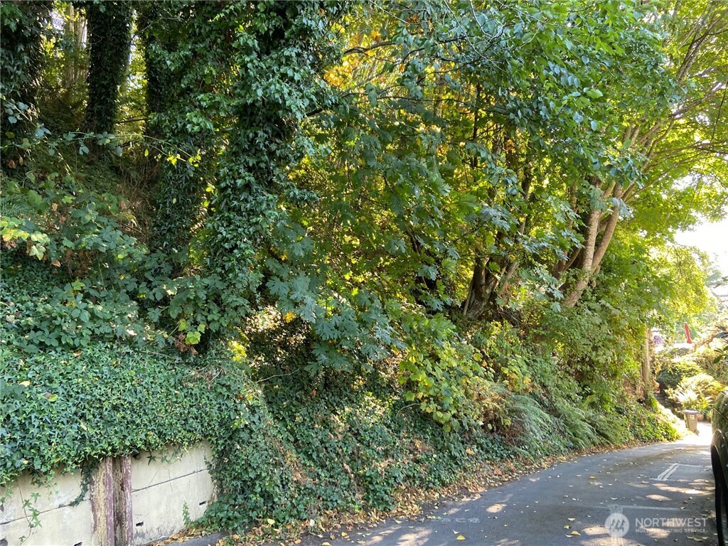 32 XX NW Esplanade , Seattle, WA 98117