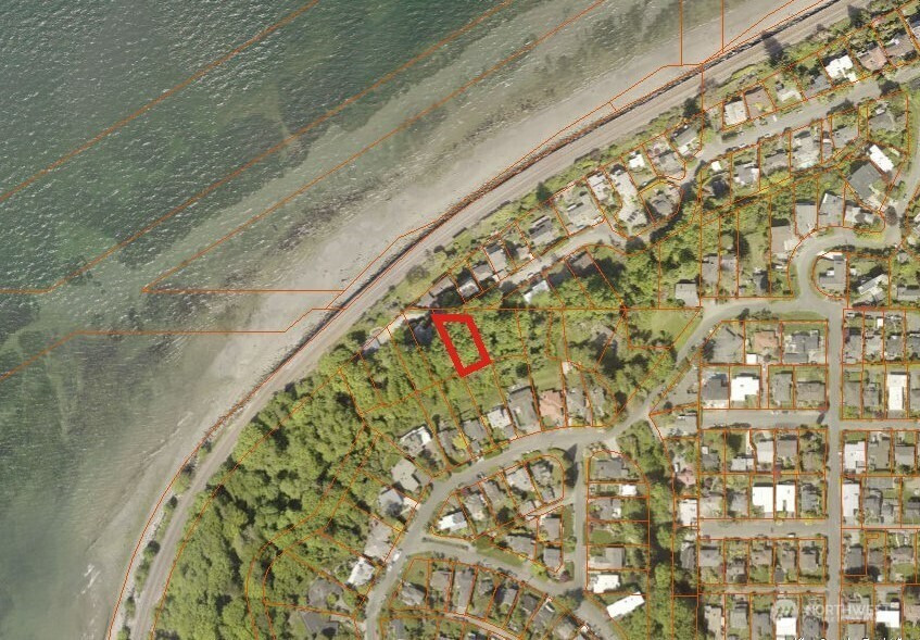 32 XX NW Esplanade , Seattle, WA 98117