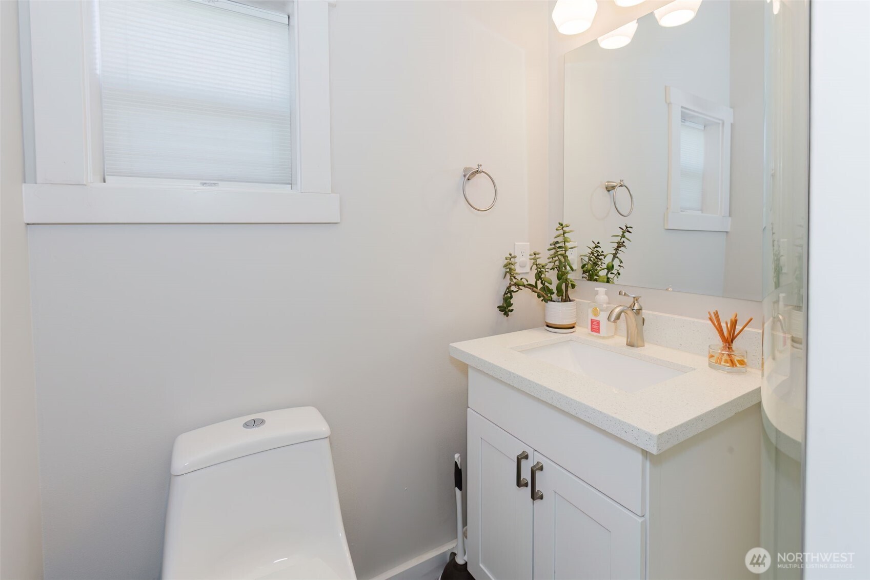 3032 S Dawson Street , Seattle, WA 98108