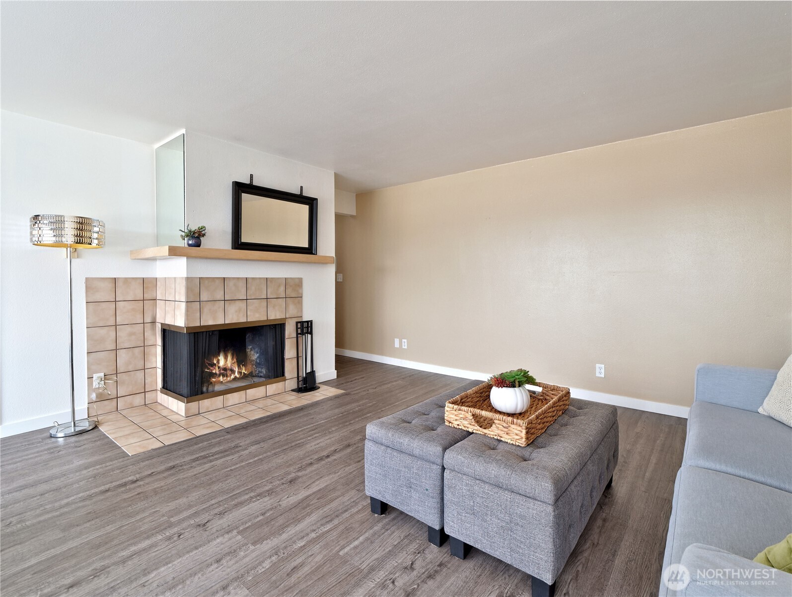 3700 25th Place W #202, Seattle, WA 98199