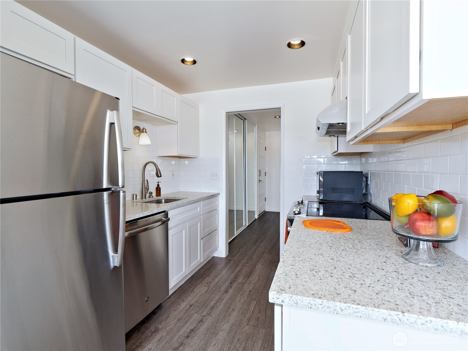 3700 25th Place W #202, Seattle, WA 98199