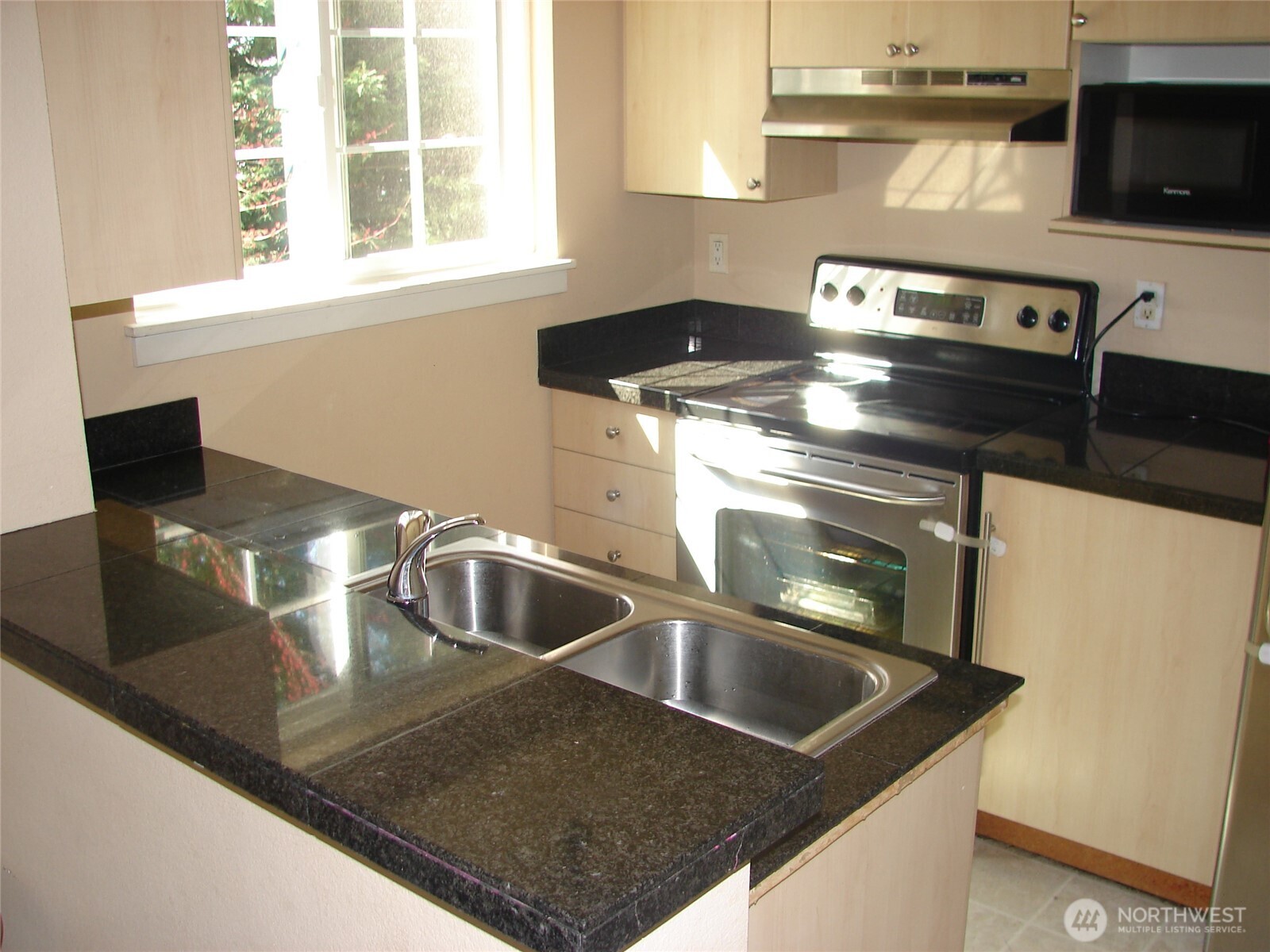 10605 SE 261st Place #D302, Kent, WA 98030