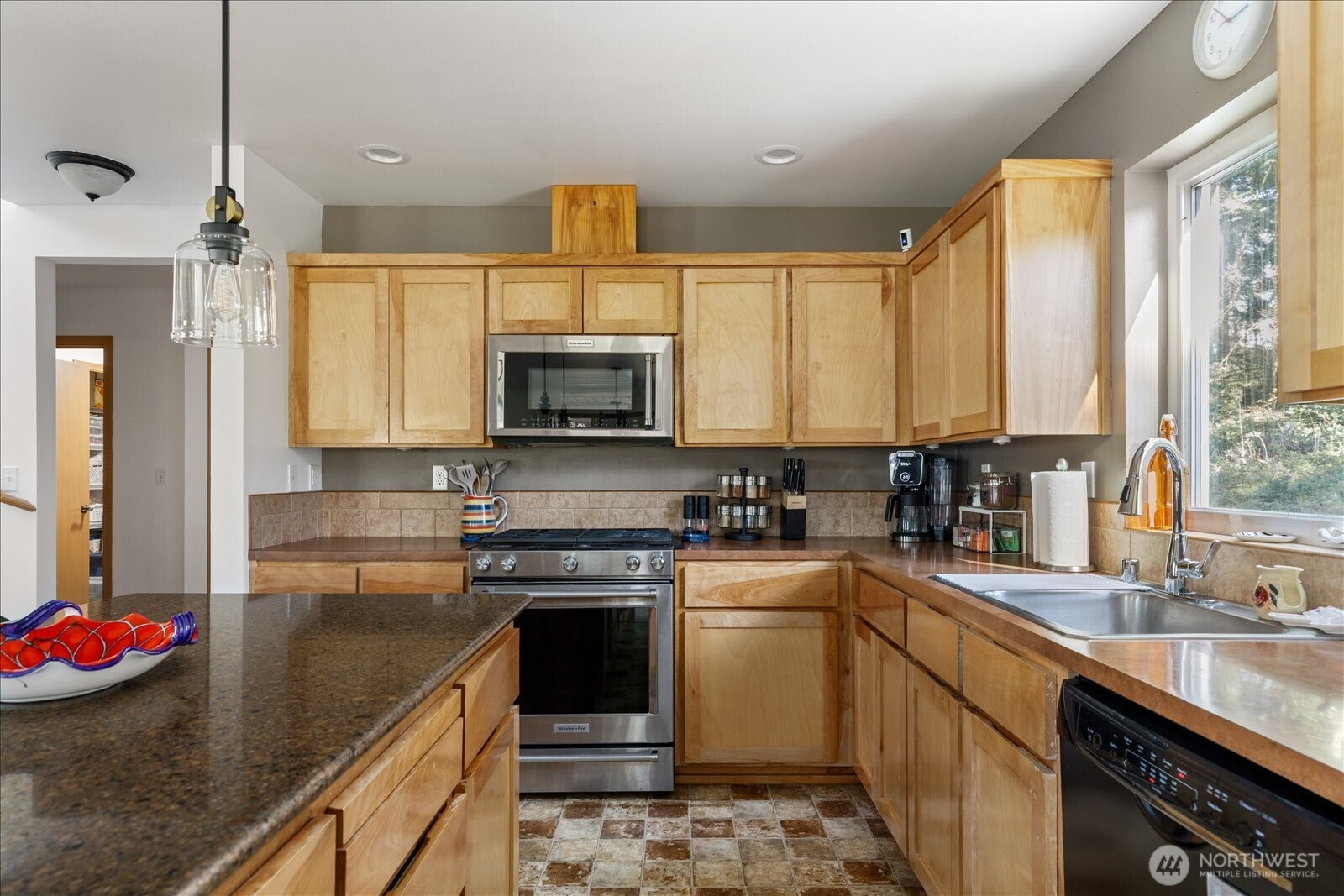 1035 W Starflower Road , Oak Harbor, WA 98277