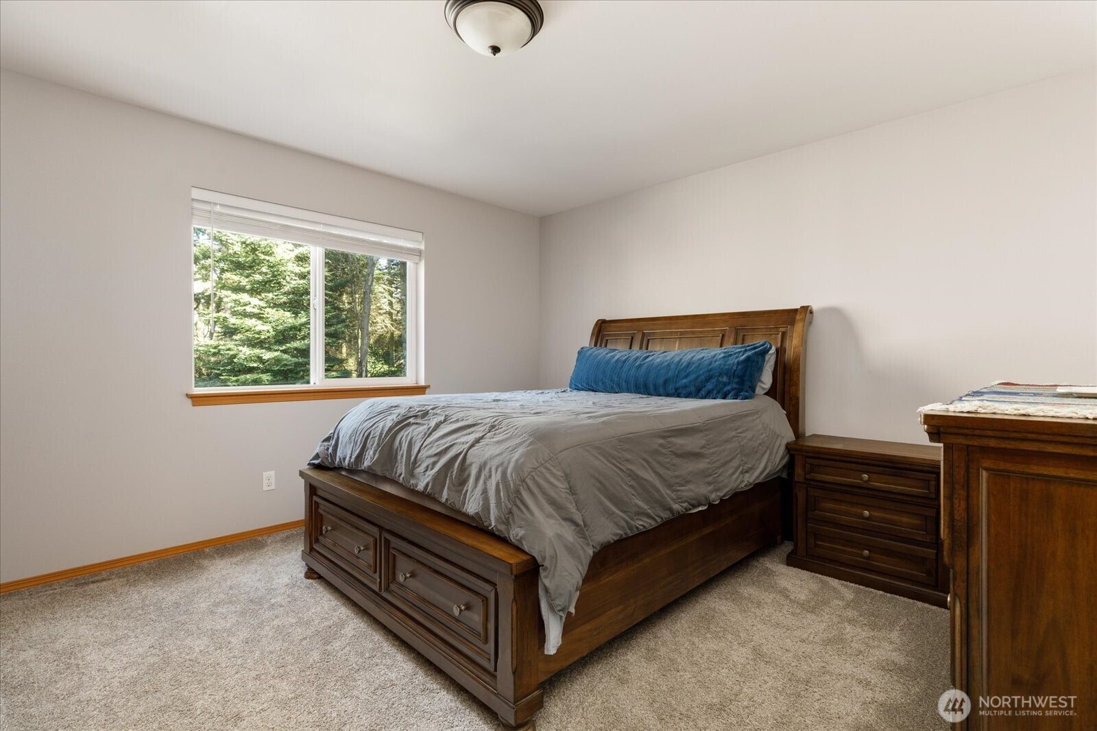 1035 W Starflower Road , Oak Harbor, WA 98277