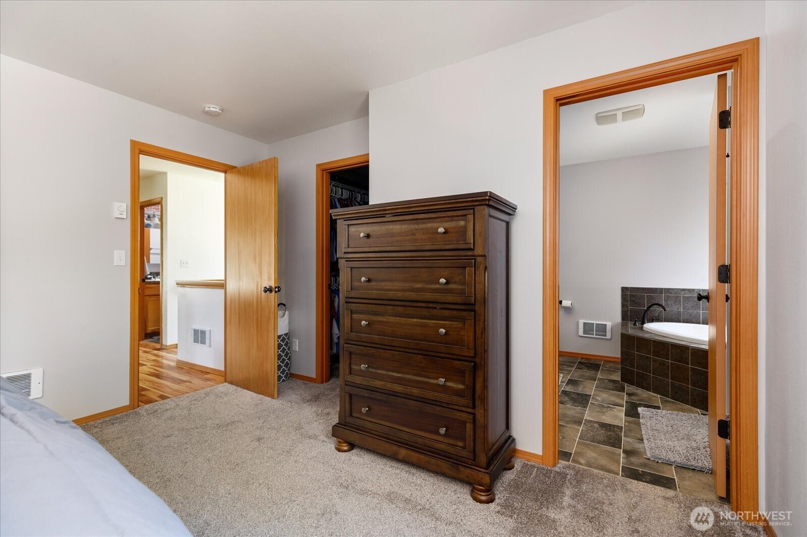 1035 W Starflower Road , Oak Harbor, WA 98277