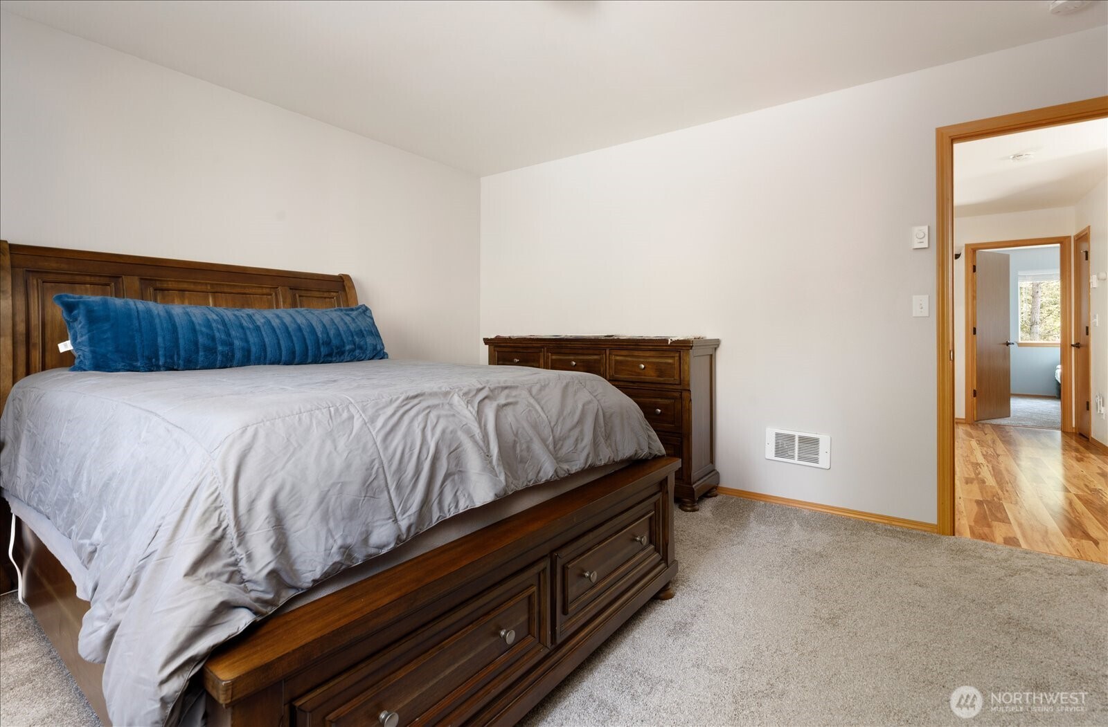 1035 W Starflower Road , Oak Harbor, WA 98277