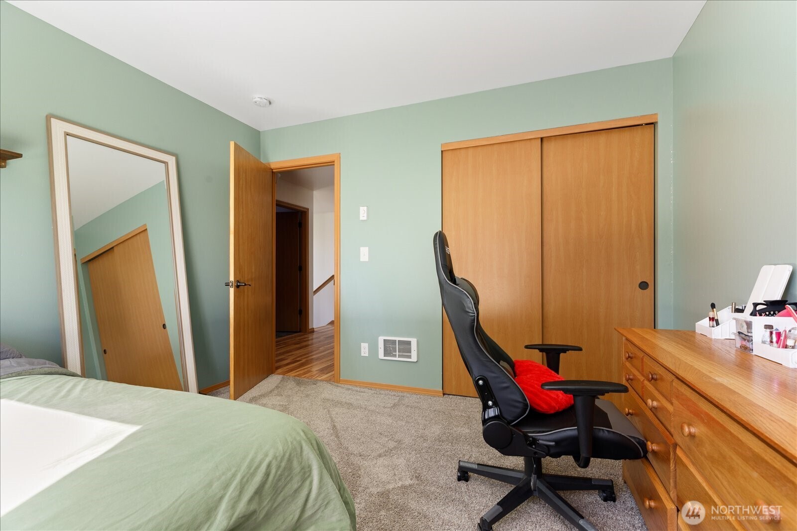 1035 W Starflower Road , Oak Harbor, WA 98277