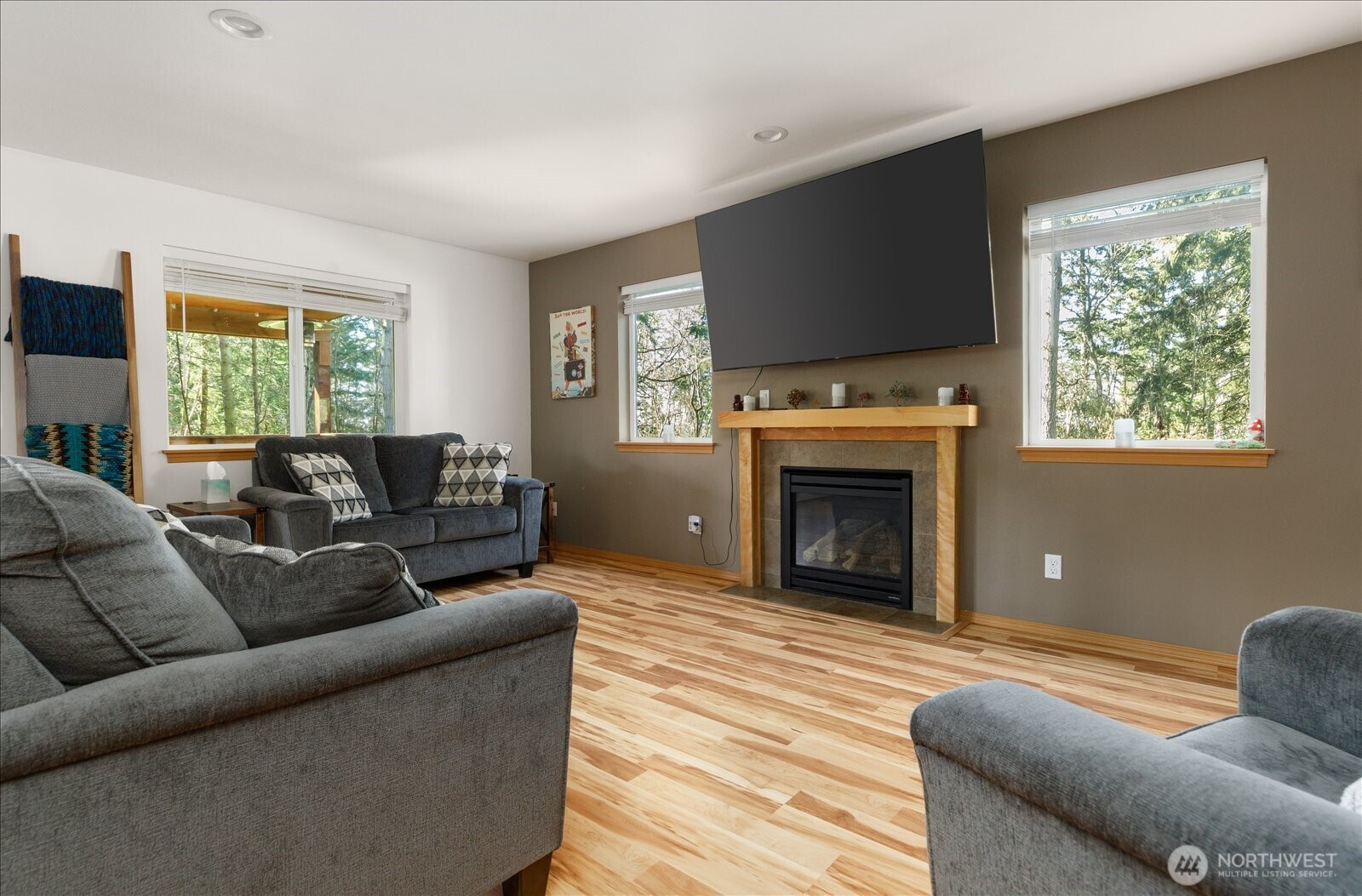 1035 W Starflower Road , Oak Harbor, WA 98277