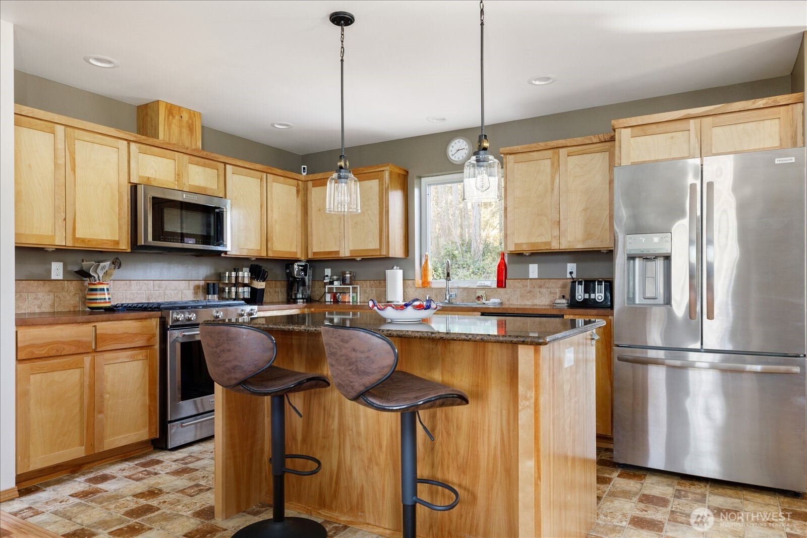 1035 W Starflower Road , Oak Harbor, WA 98277