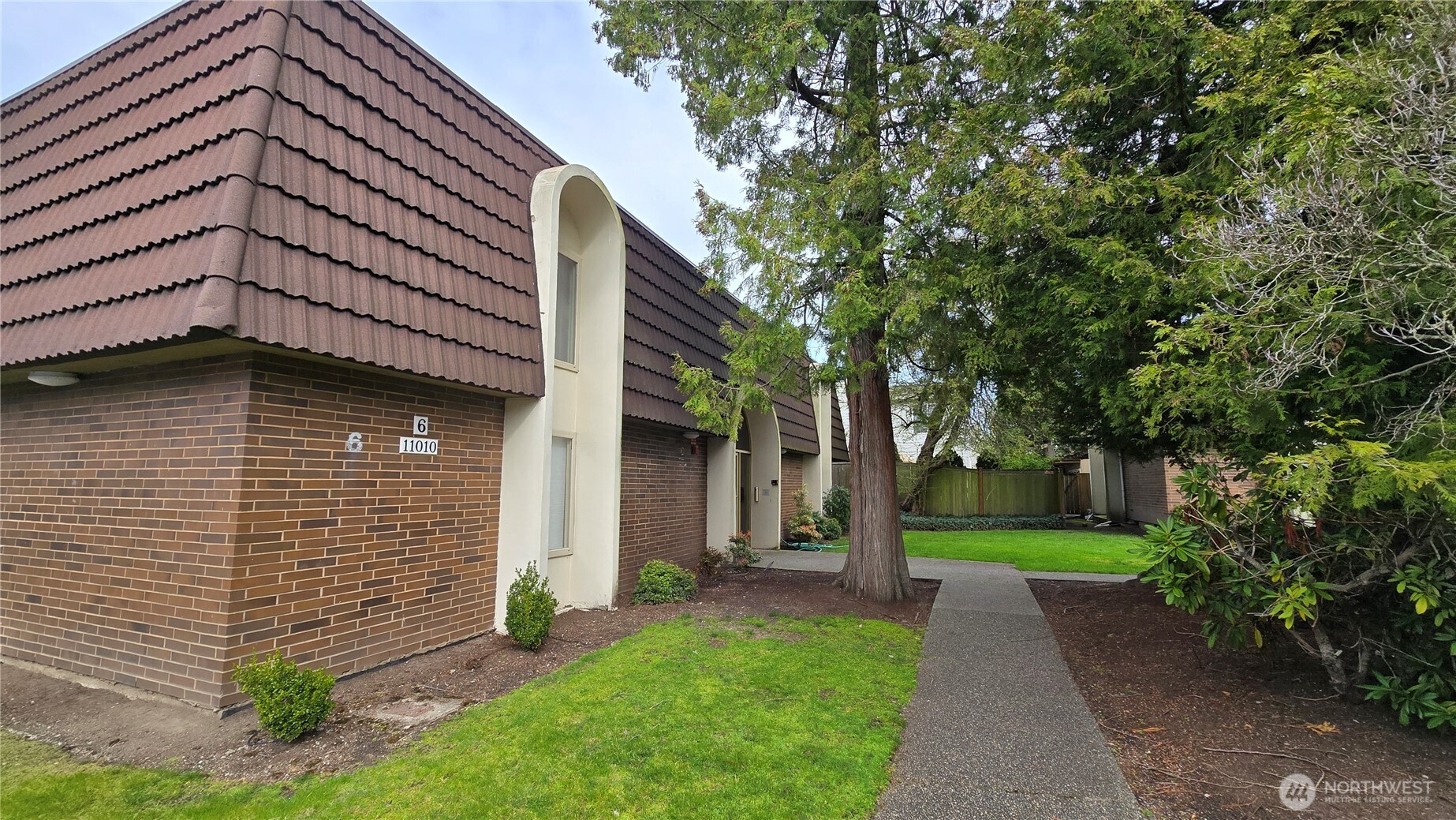 11010 NE 68th Street #627, Kirkland, WA 98033