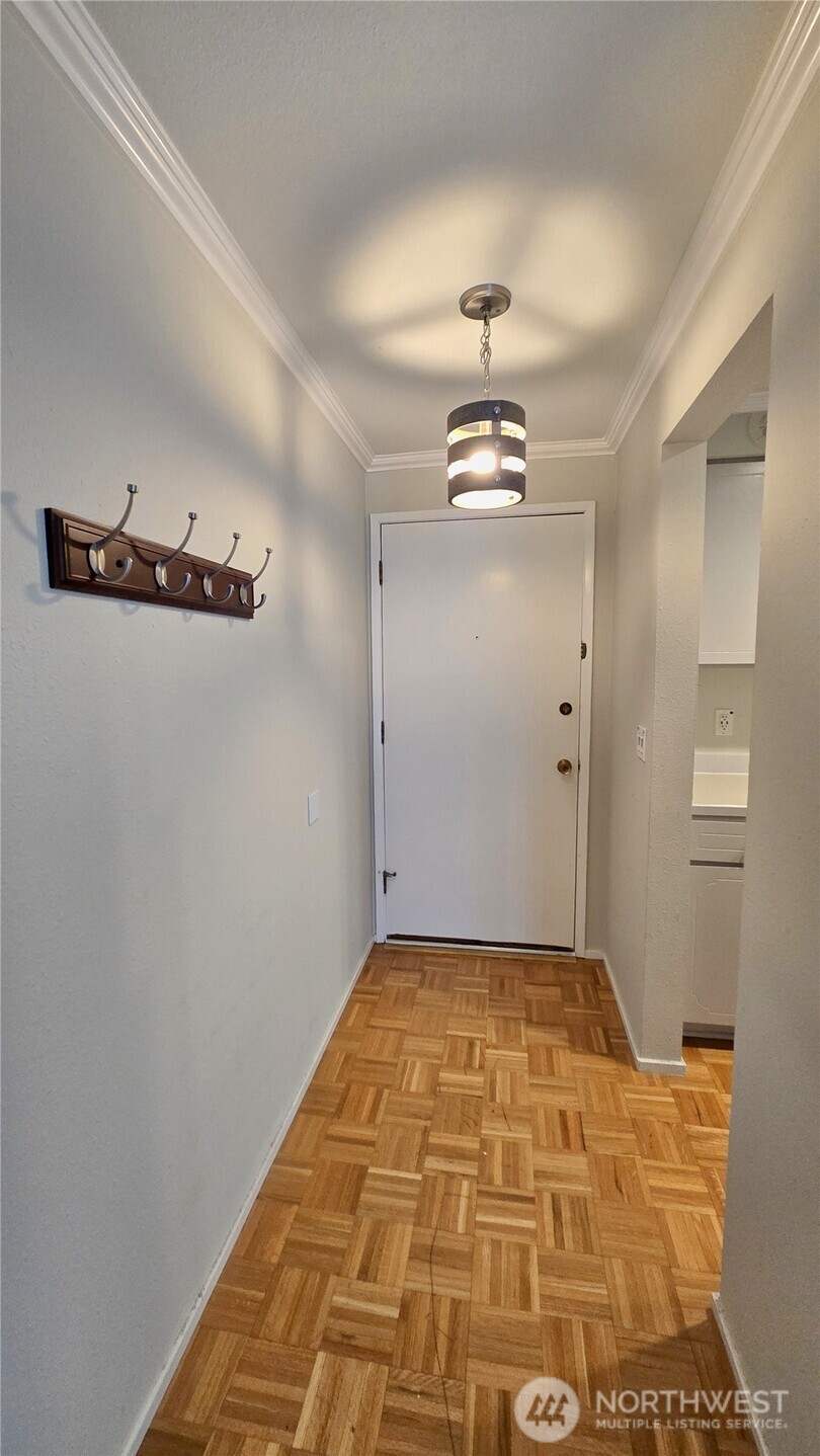 11010 NE 68th Street #627, Kirkland, WA 98033