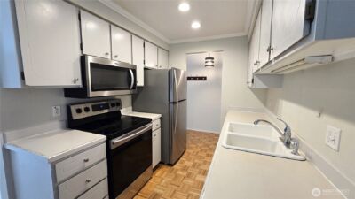 11010 NE 68th Street #627, Kirkland, WA 98033 - Photo 9