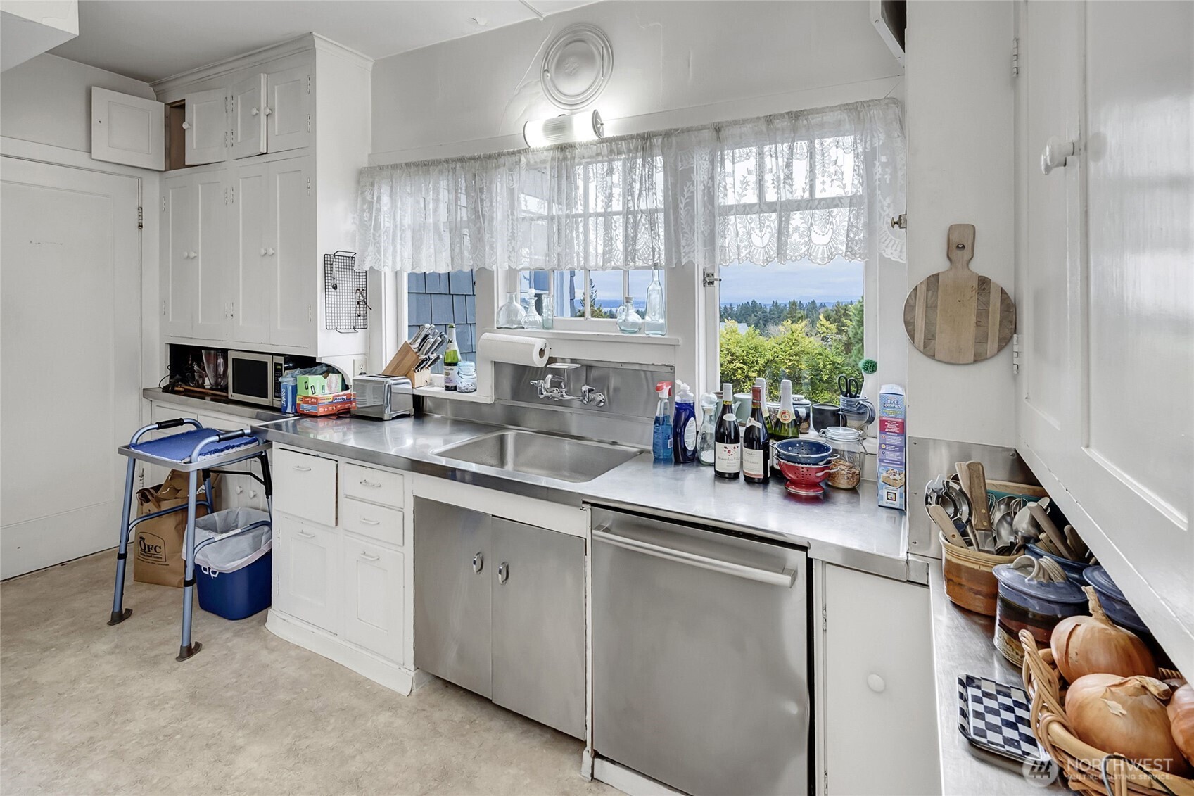 1612 22nd Avenue E, Seattle, WA 98112