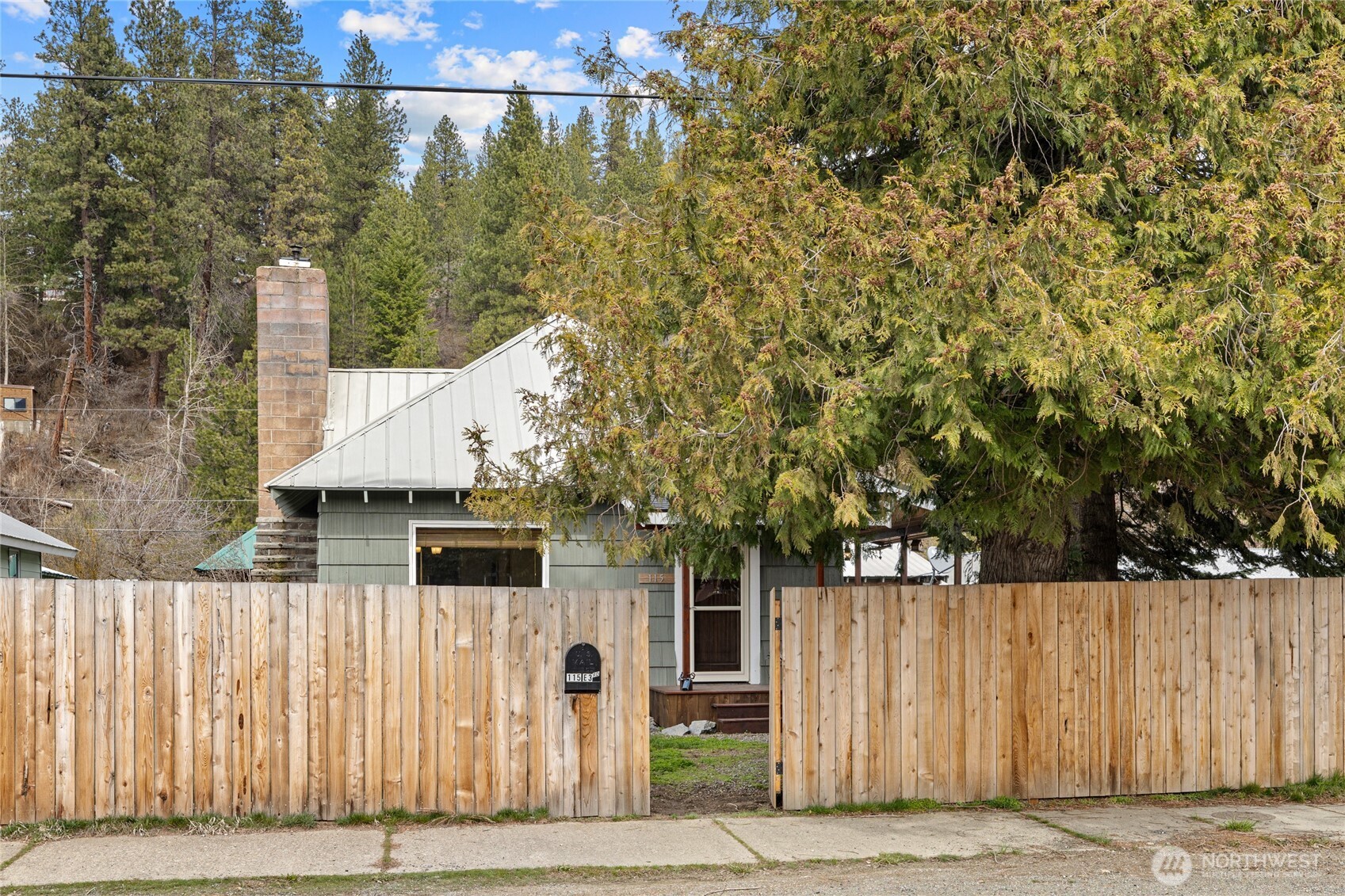 115 E Third Street , Cle Elum, WA 98922