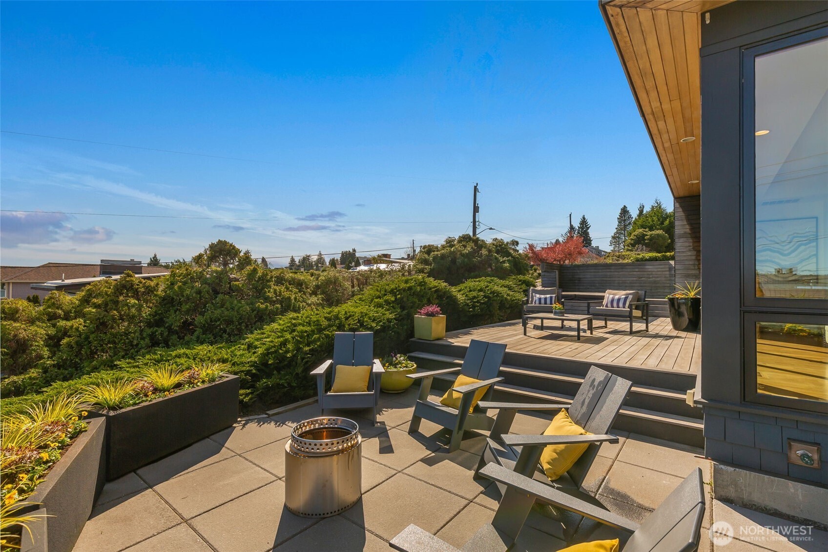 2506 W Halladay Street , Seattle, WA 98199