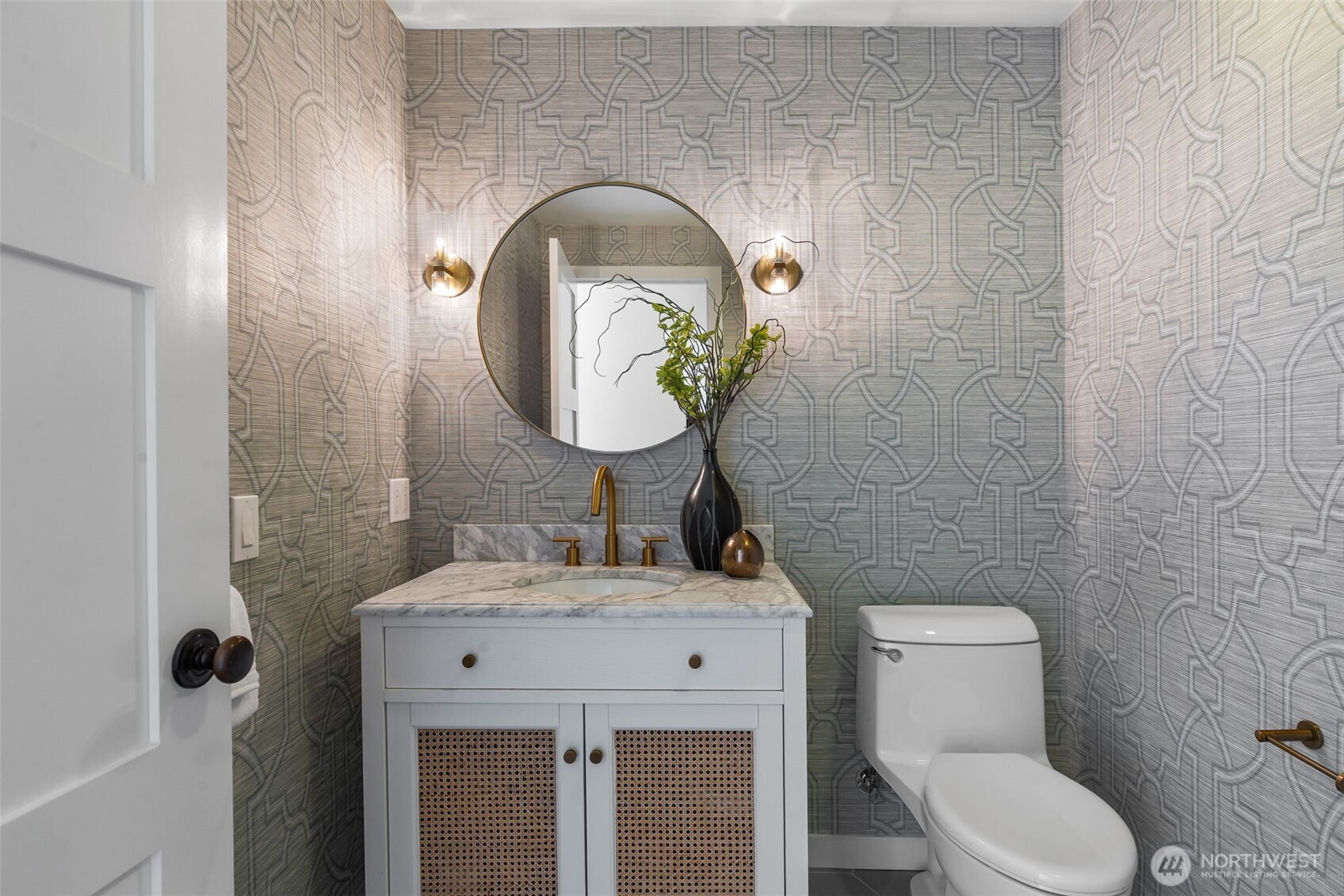 2506 W Halladay Street , Seattle, WA 98199