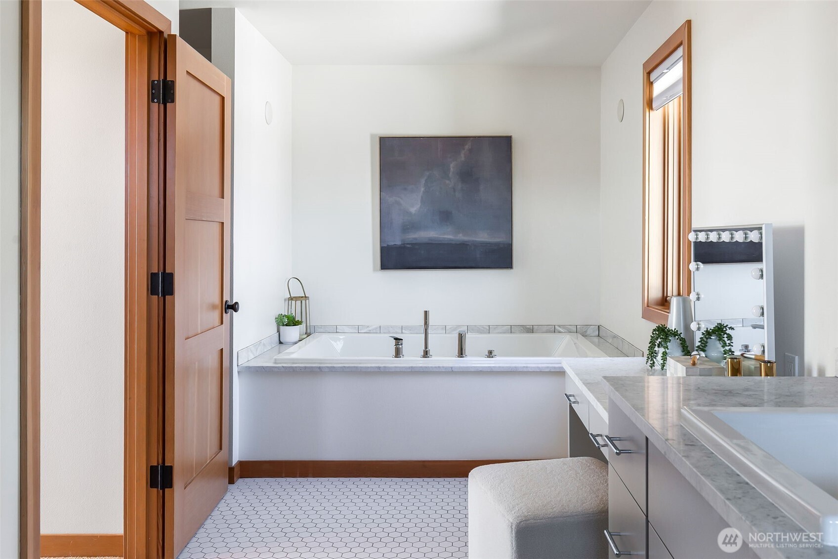 2506 W Halladay Street , Seattle, WA 98199