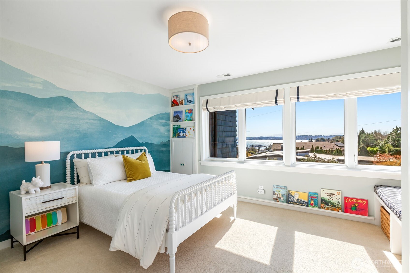 2506 W Halladay Street , Seattle, WA 98199