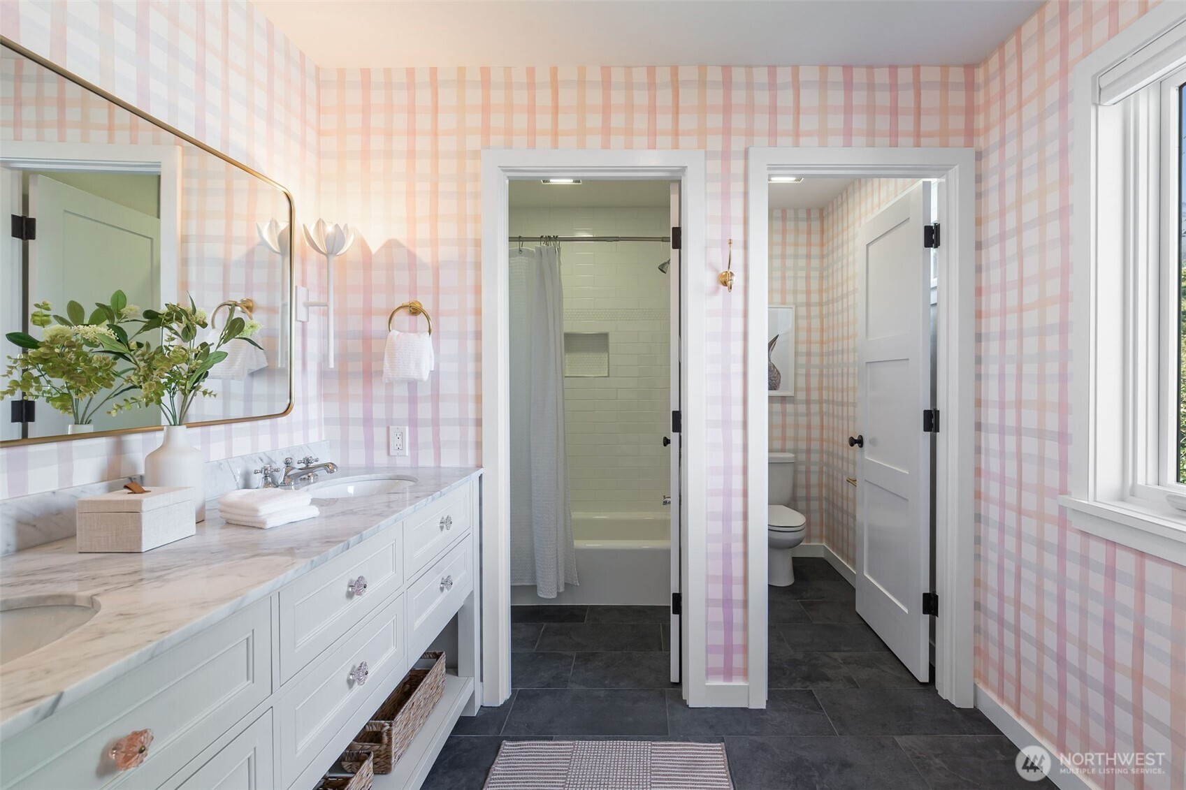 2506 W Halladay Street , Seattle, WA 98199