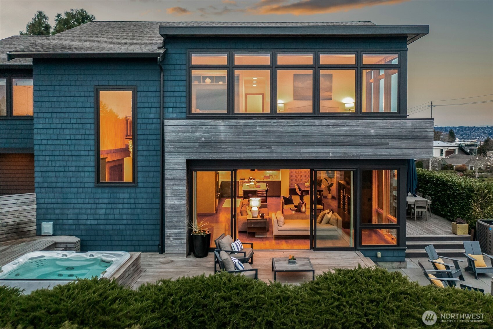 2506 W Halladay Street , Seattle, WA 98199