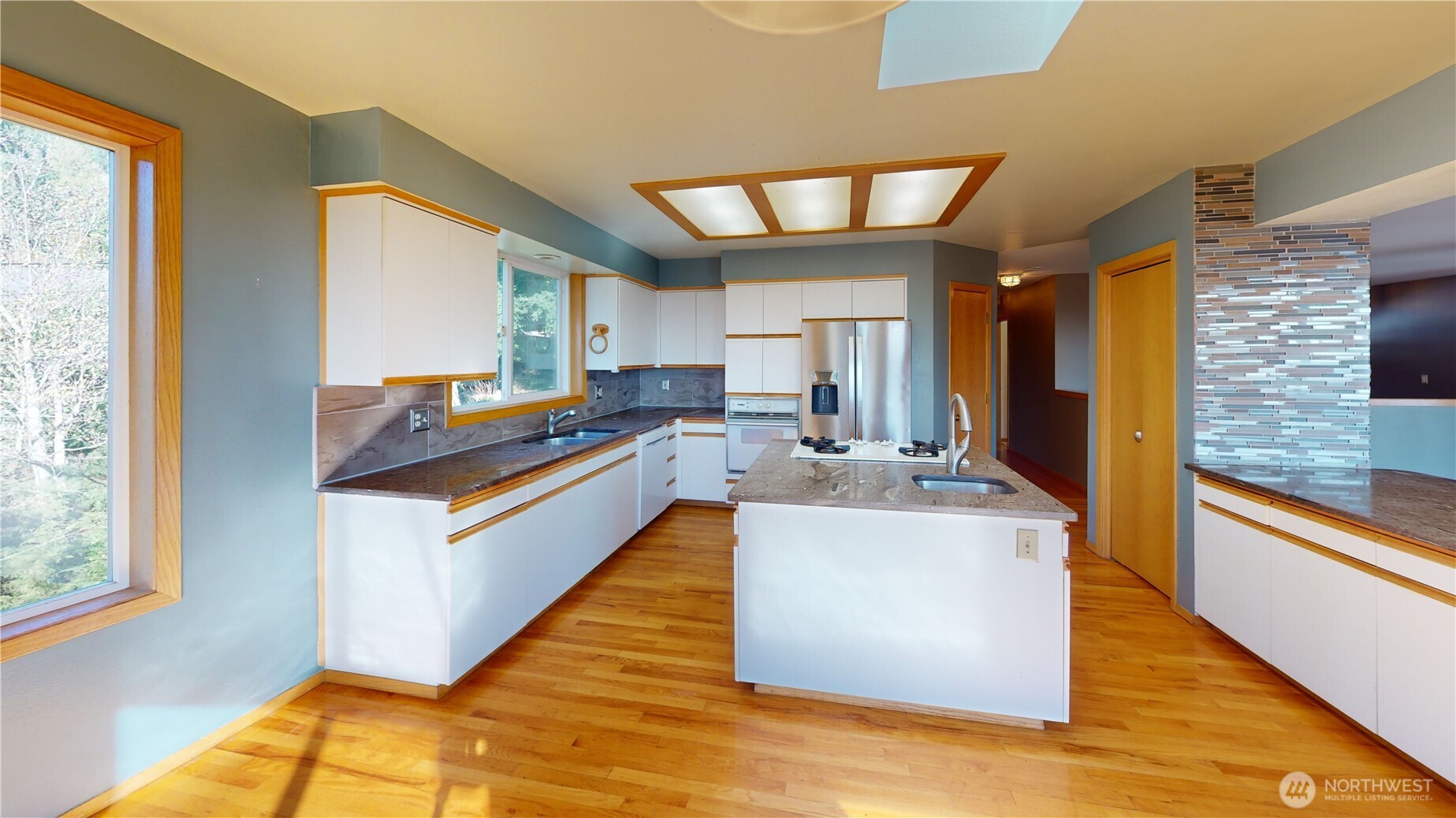 17290 Soundview Road , Mount Vernon, WA 98274