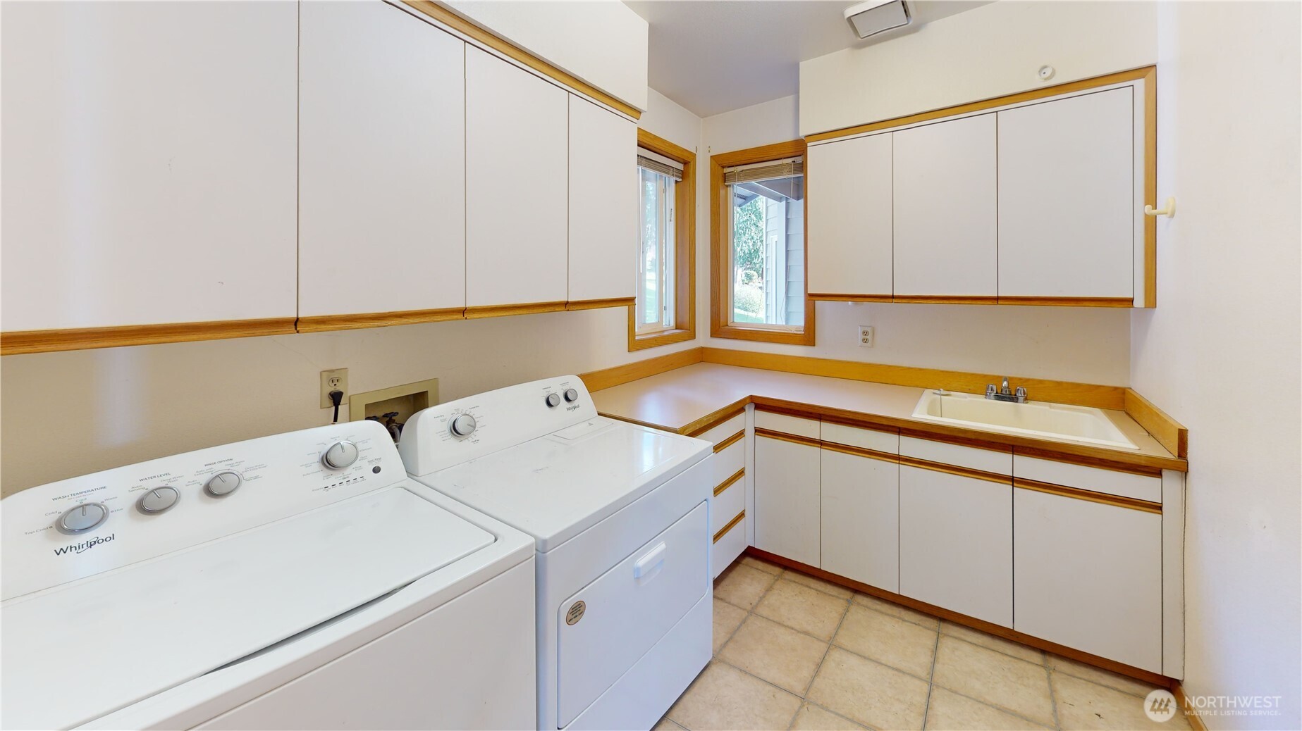 17290 Soundview Road , Mount Vernon, WA 98274