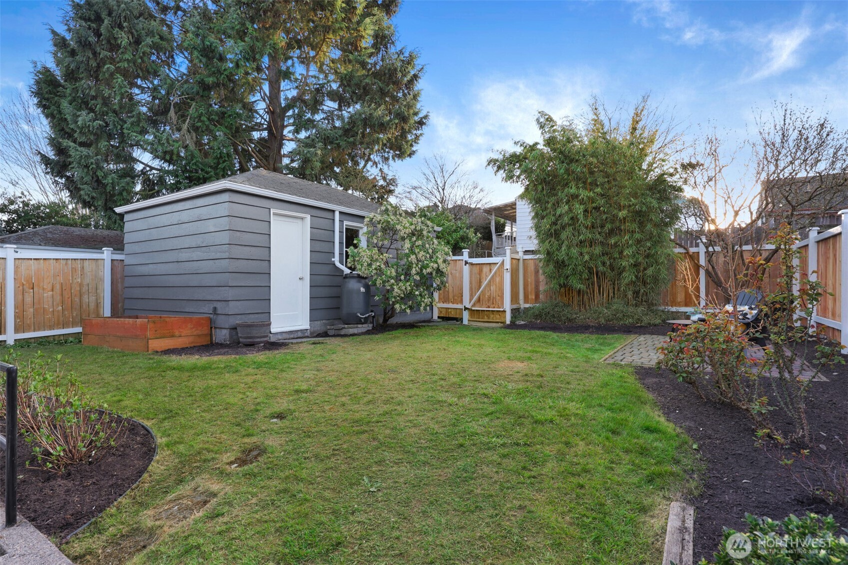 7525 17th Avenue NW, Seattle, WA 98117