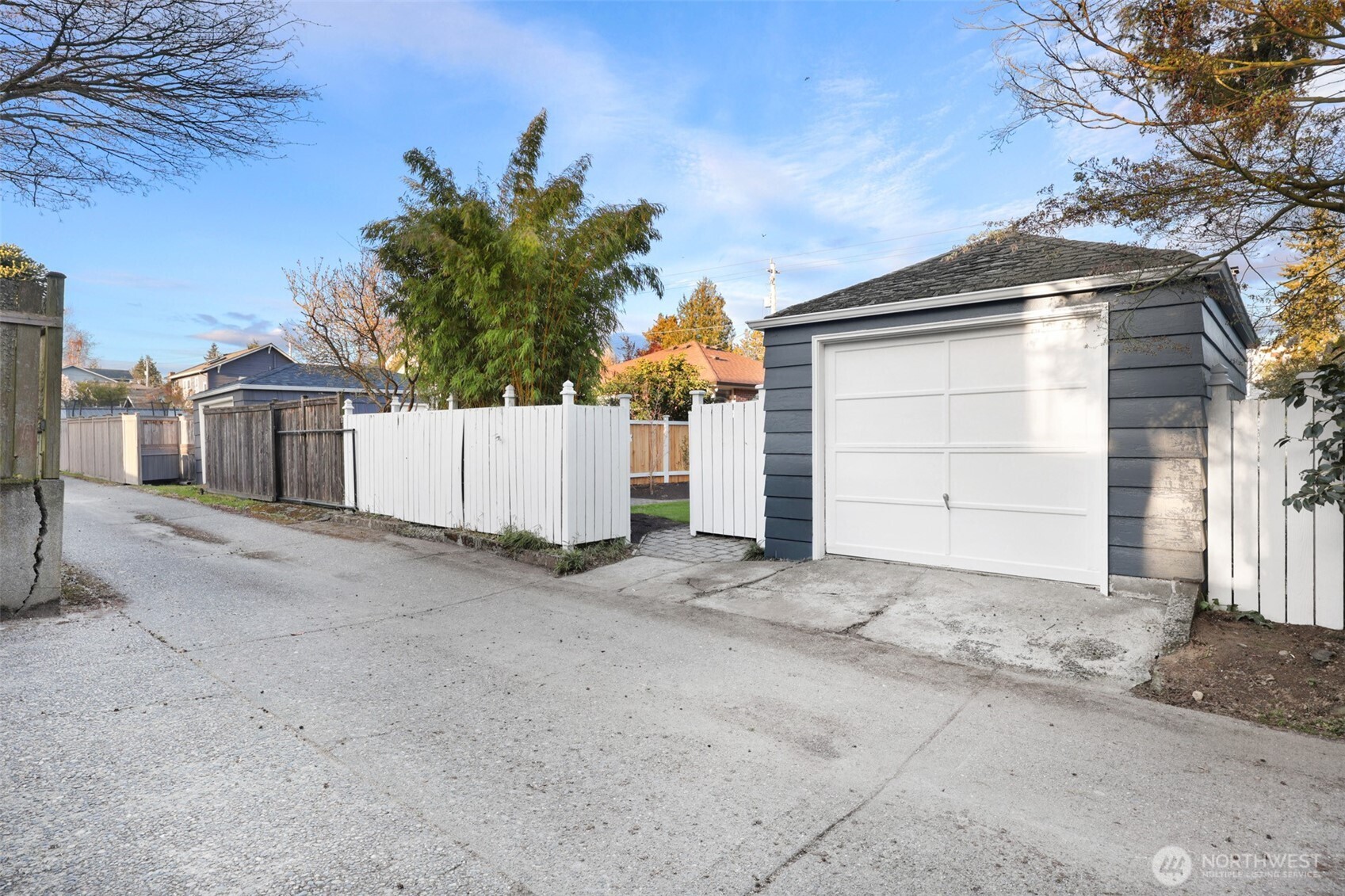 7525 17th Avenue NW, Seattle, WA 98117