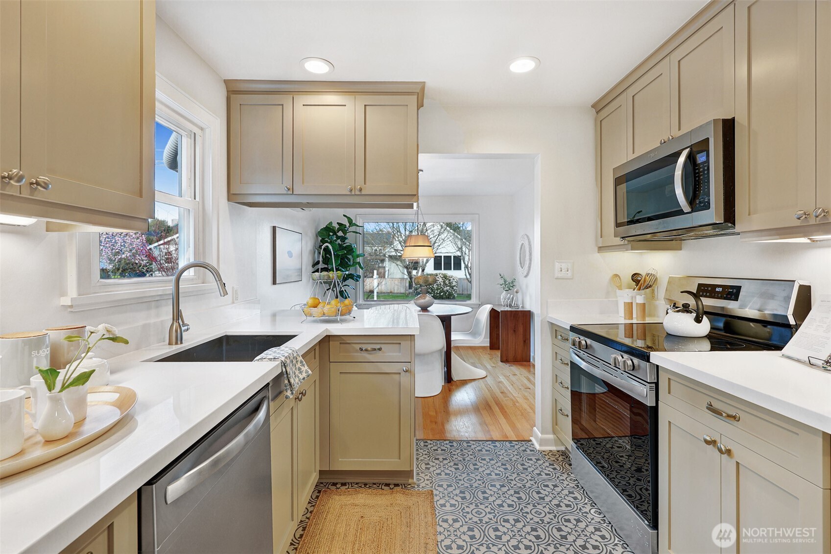 7525 17th Avenue NW, Seattle, WA 98117