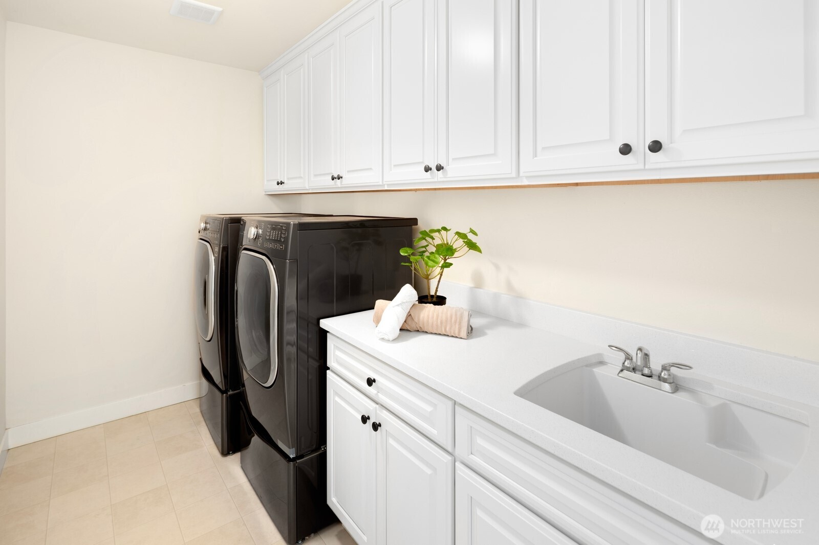 15903 98th Avenue NE, Bothell, WA 98011