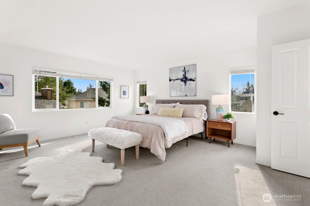24023 SE 10th Street , Sammamish, WA 98075