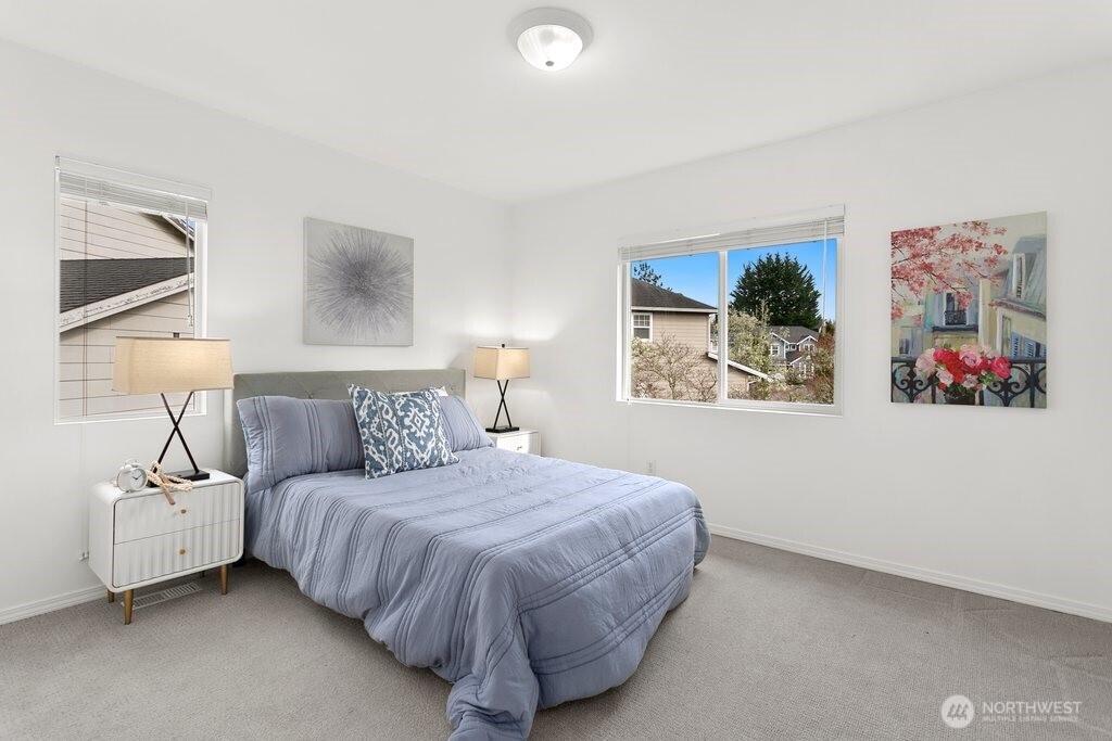 24023 SE 10th Street , Sammamish, WA 98075