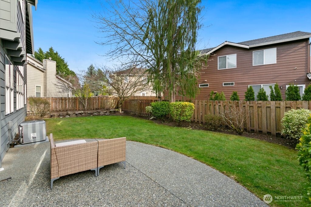 24023 SE 10th Street , Sammamish, WA 98075