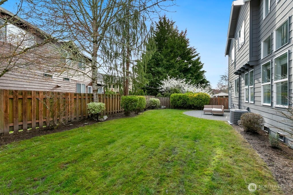 24023 SE 10th Street , Sammamish, WA 98075
