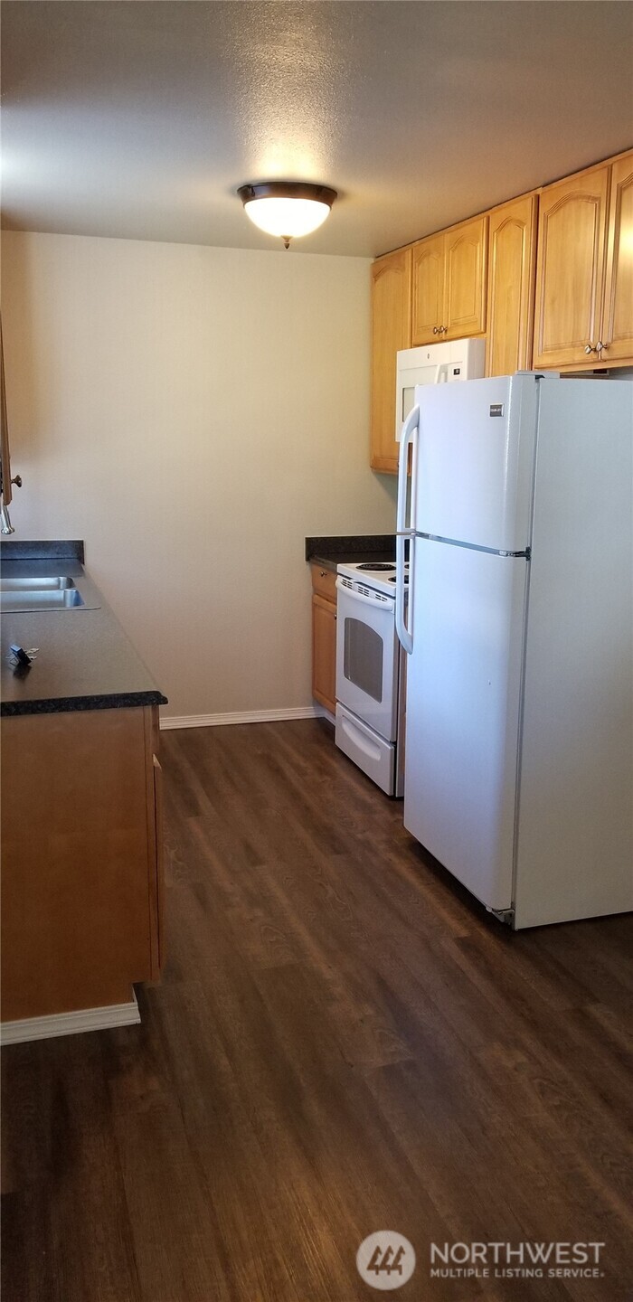 14305 14307 107th Avenue Ct E, Puyallup, WA 98374