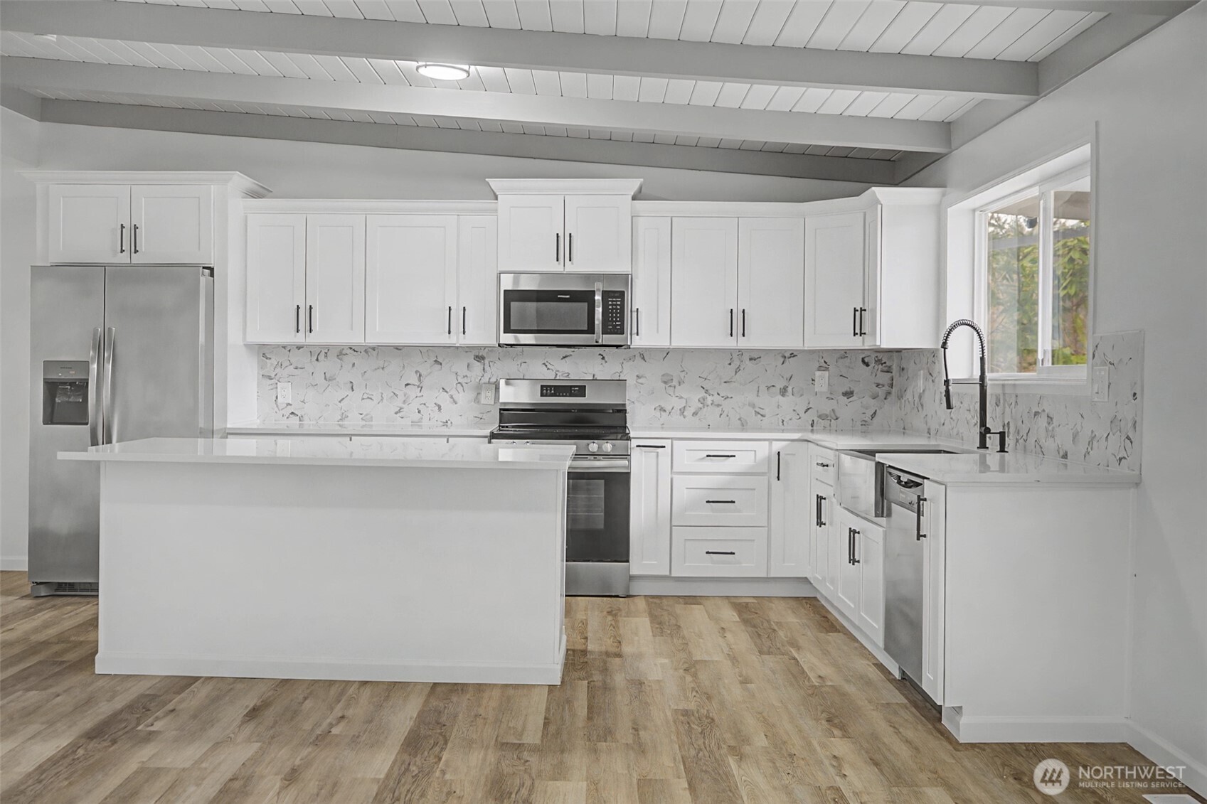 9406 Glencove Road NW, Gig Harbor, WA 98329