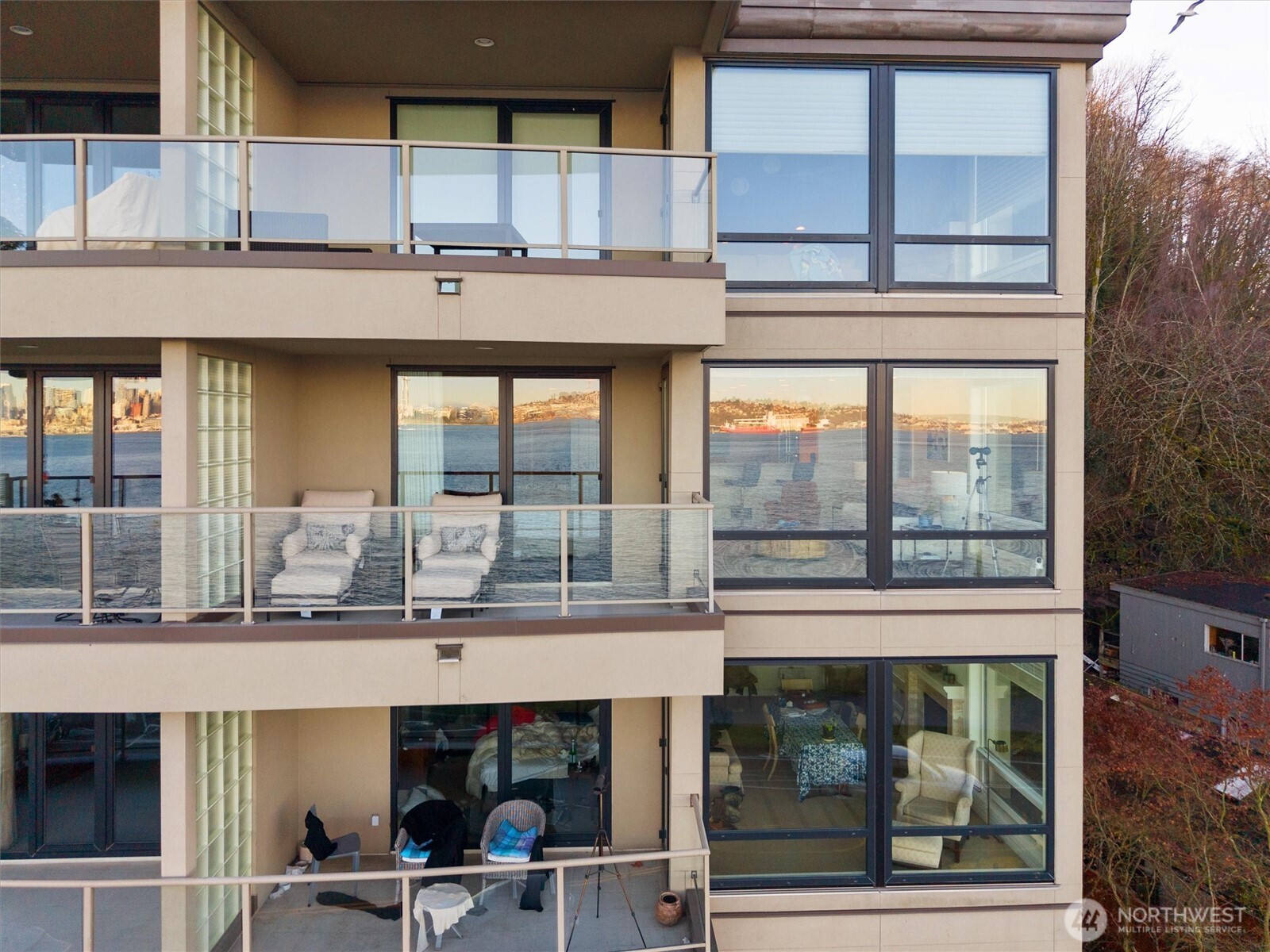 1005 Harbor Avenue SW #400, Seattle, WA 98116