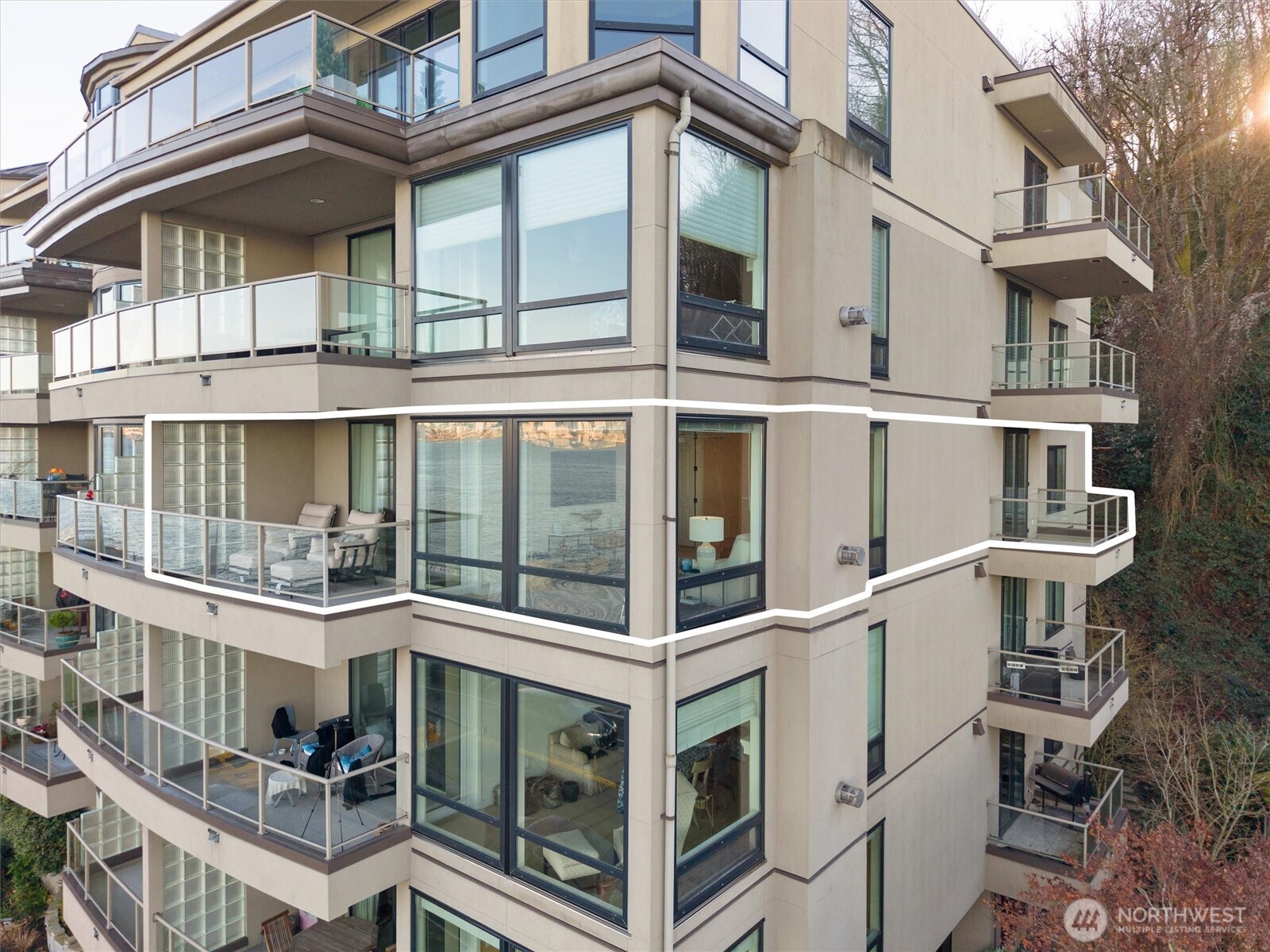 1005 Harbor Avenue SW #400, Seattle, WA 98116