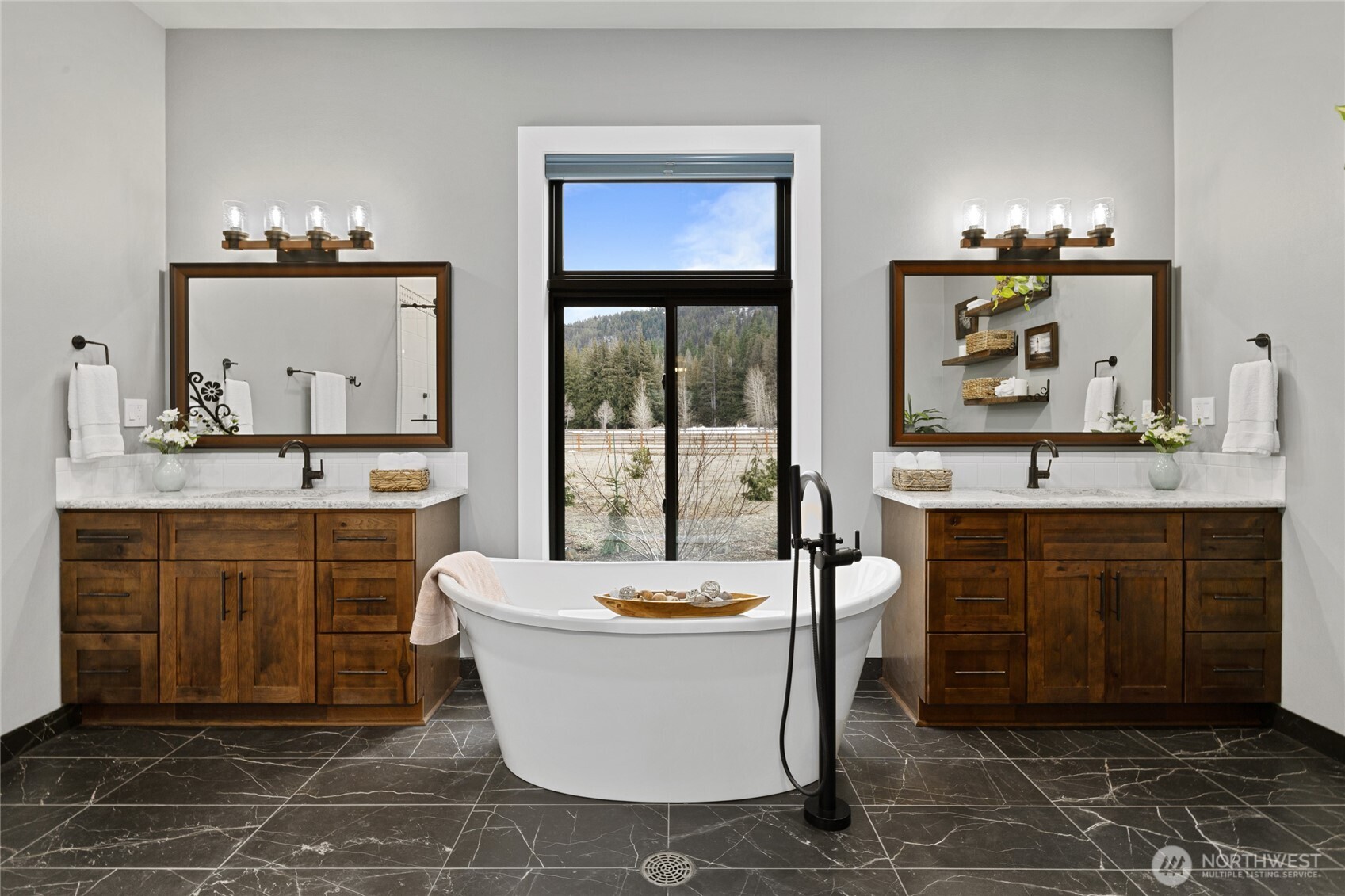 1550 Old Cedars Road , Cle Elum, WA 98922