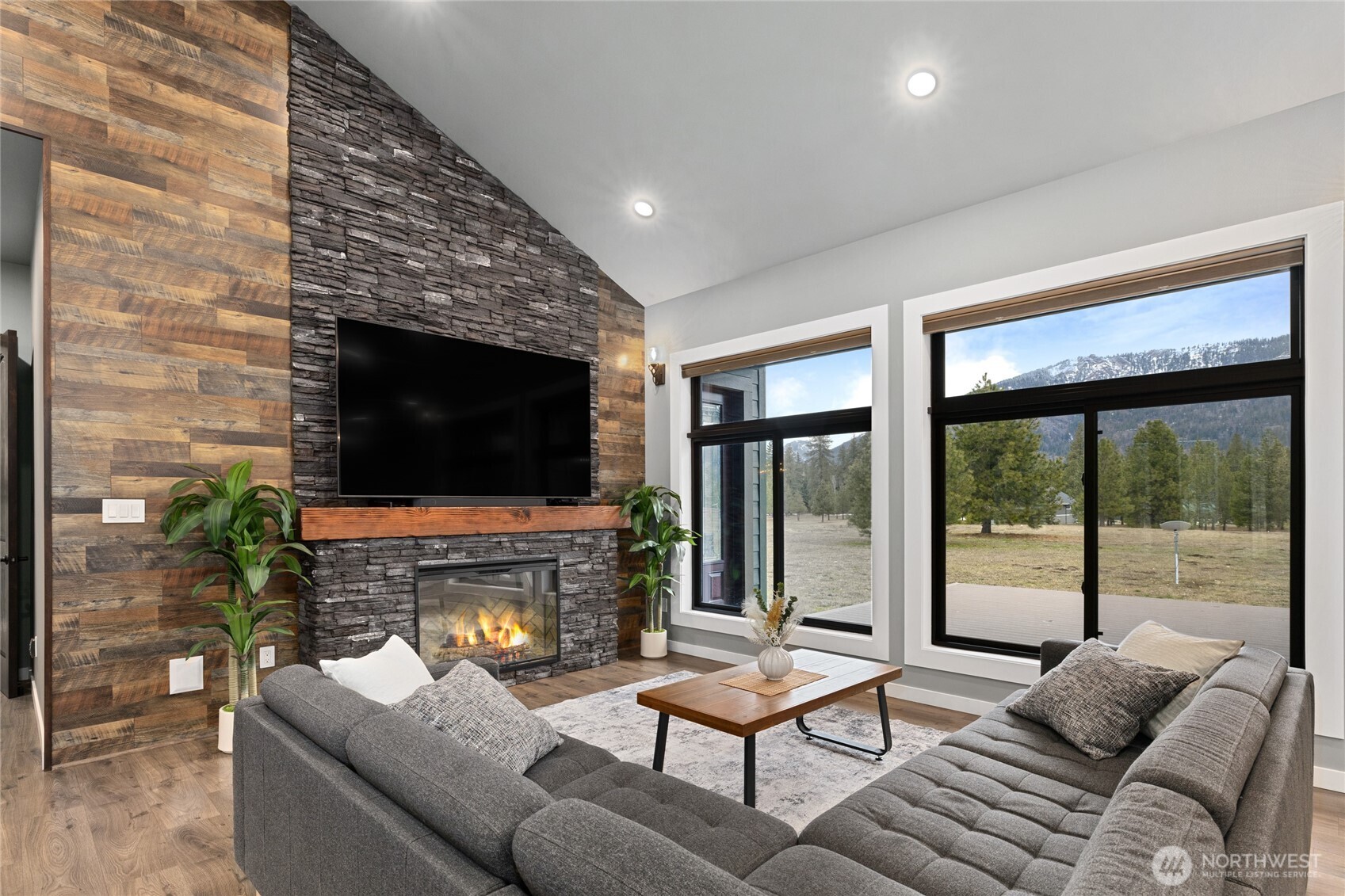 1550 Old Cedars Road , Cle Elum, WA 98922