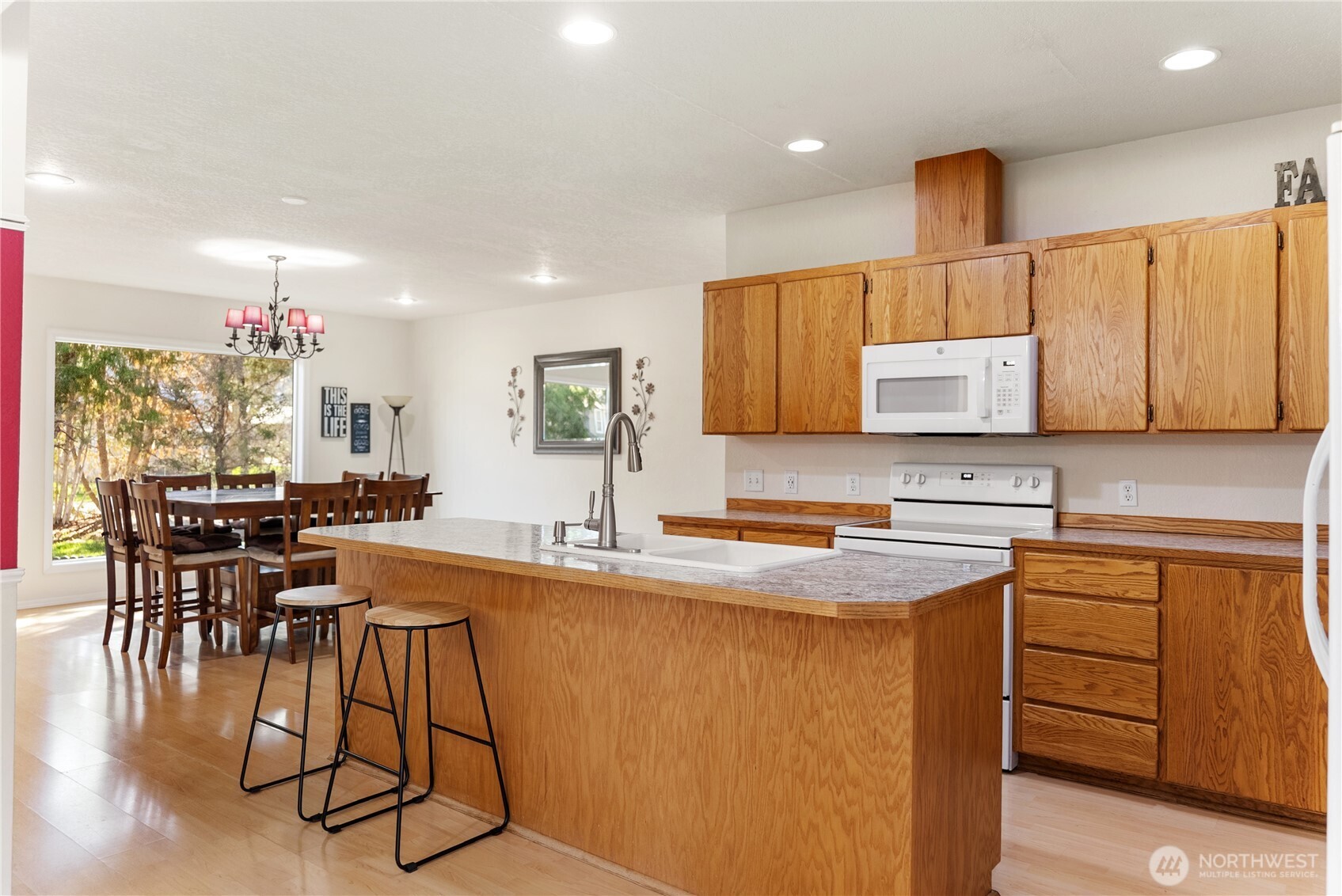 608 Golden Street , Oroville, WA 98844