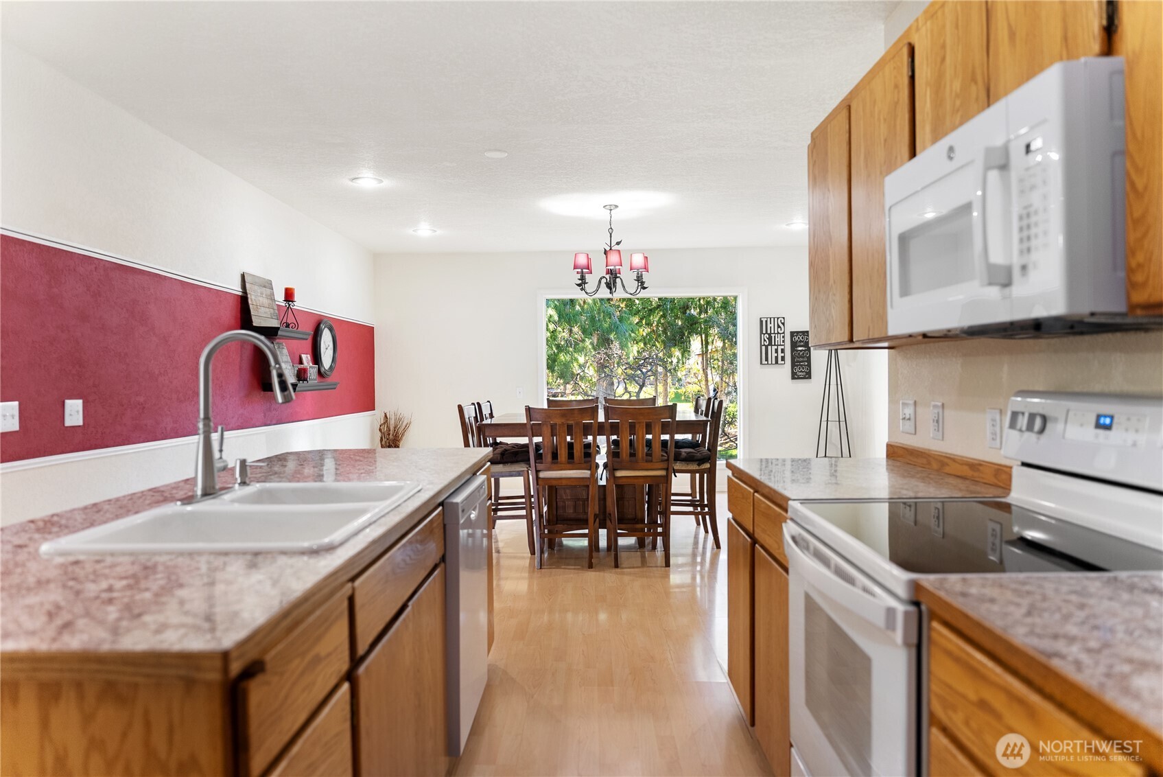 608 Golden Street , Oroville, WA 98844