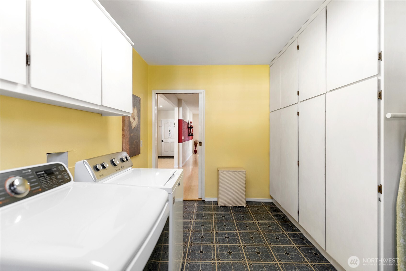 608 Golden Street , Oroville, WA 98844