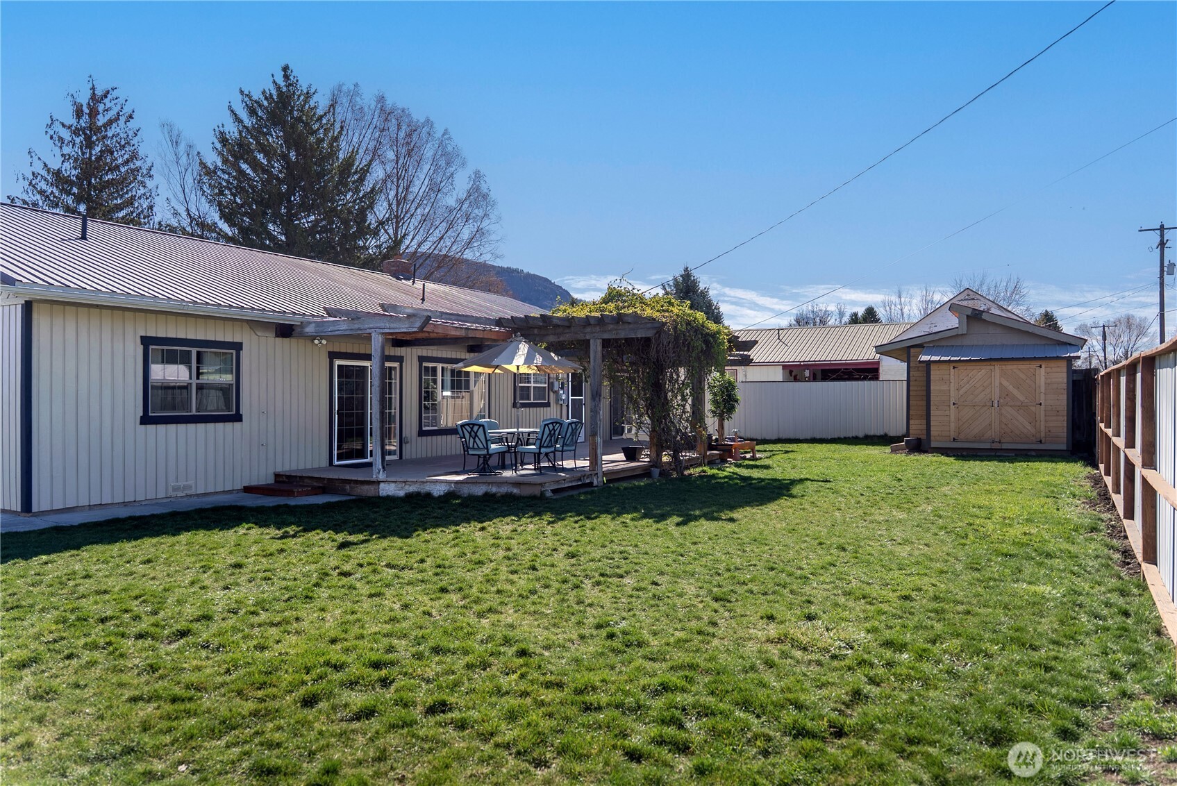 608 Golden Street , Oroville, WA 98844
