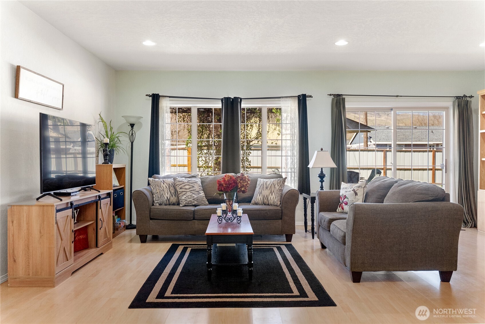 608 Golden Street , Oroville, WA 98844