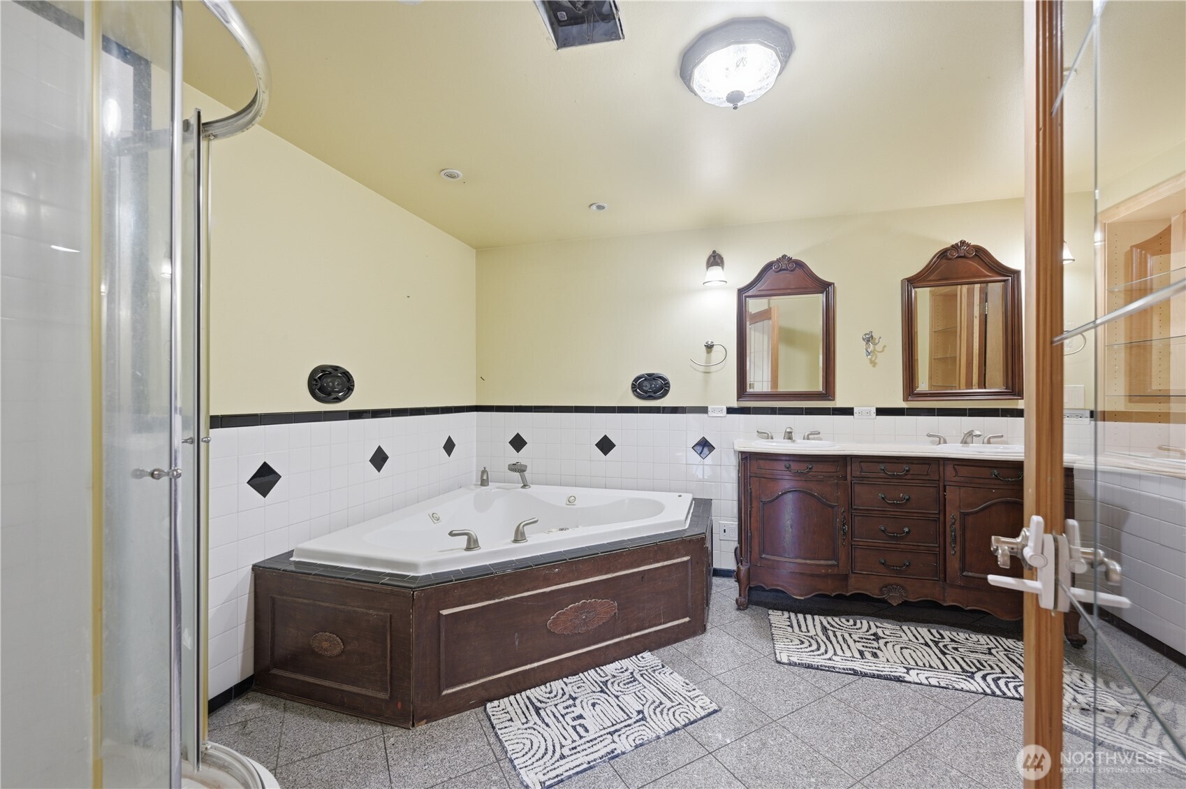 2539 MacKenzie Road , Bellingham, WA 98226