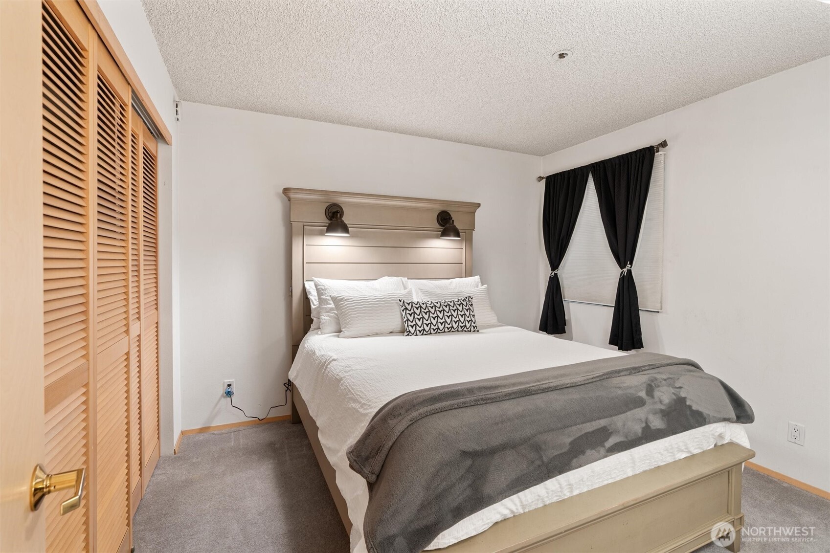 1140 Alki Avenue SW #204, Seattle, WA 98116-1863