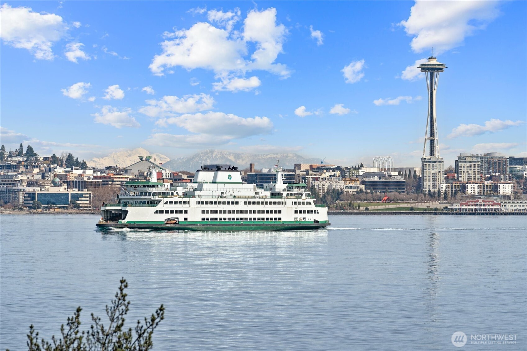 1140 Alki Avenue SW #204, Seattle, WA 98116-1863