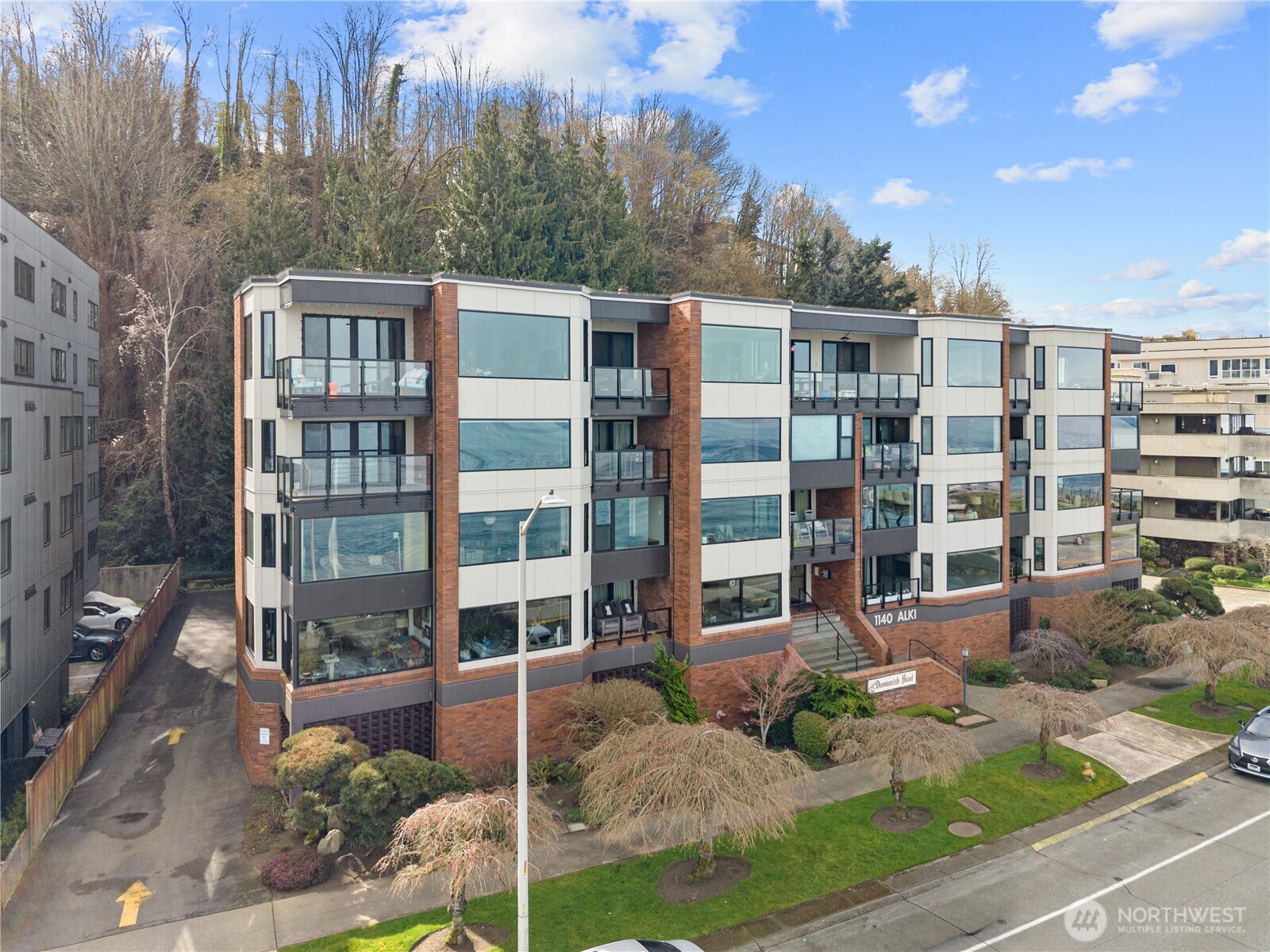 1140 Alki Avenue SW #204, Seattle, WA 98116-1863
